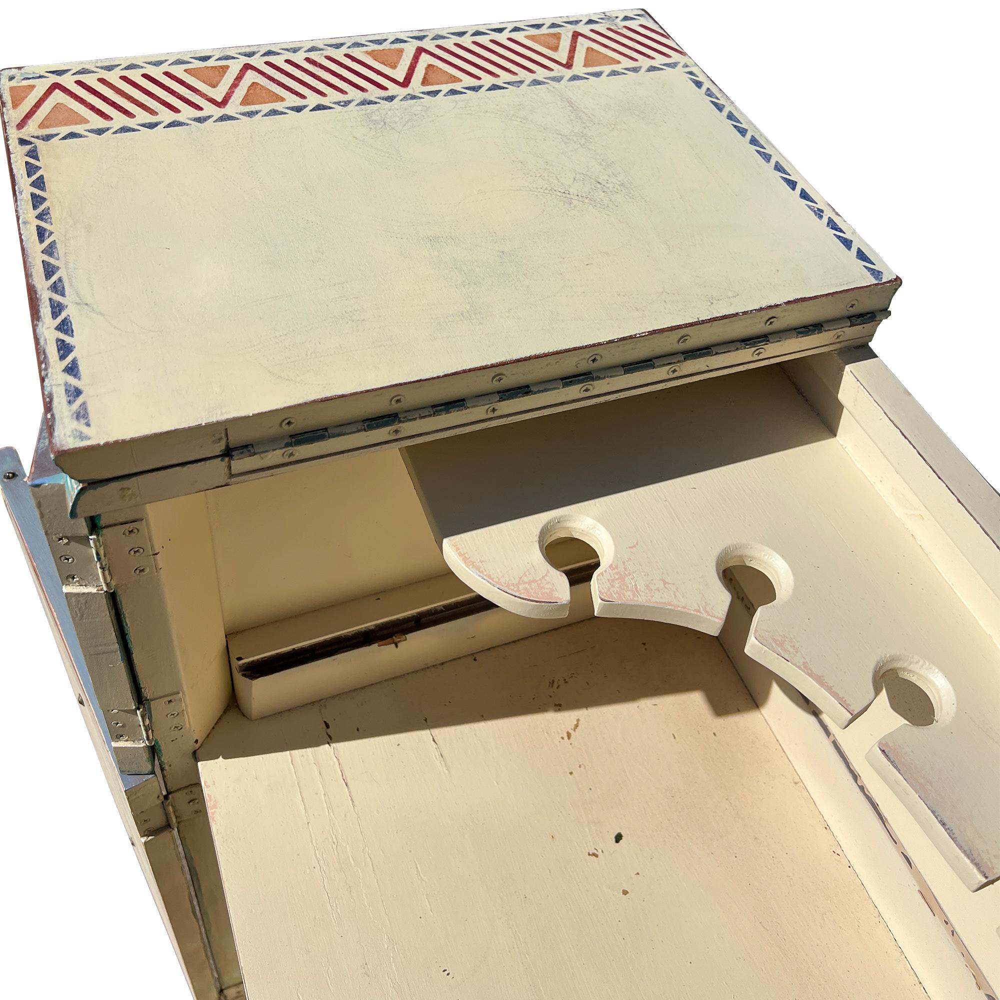 Rustico Mobile bar a secco in stile Art Déco dipinto a mano nel sud-ovest - Jonathan Parks Estate in vendita