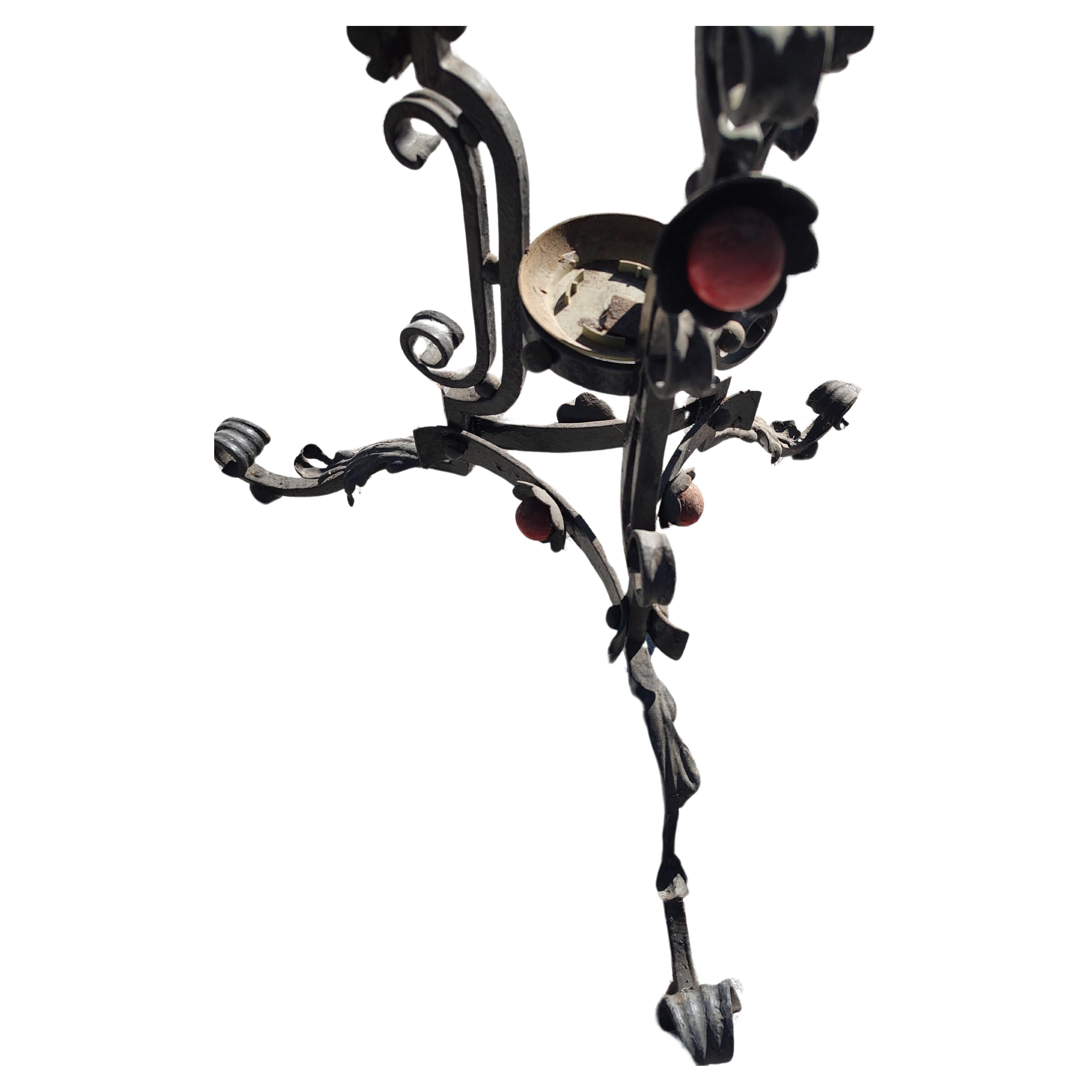 Americano Art Deco, grande supporto per piante a due livelli con pezzi ornamentali. in vendita