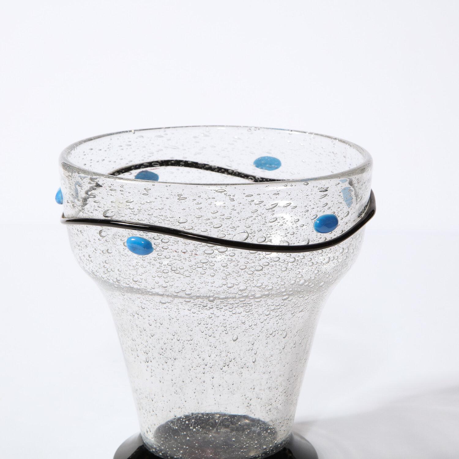 Handgeblasene Art-Déco-Vase mit blauen, eiförmigen und schwarzen, geschwungenen Details, signiert Daum im Angebot 4