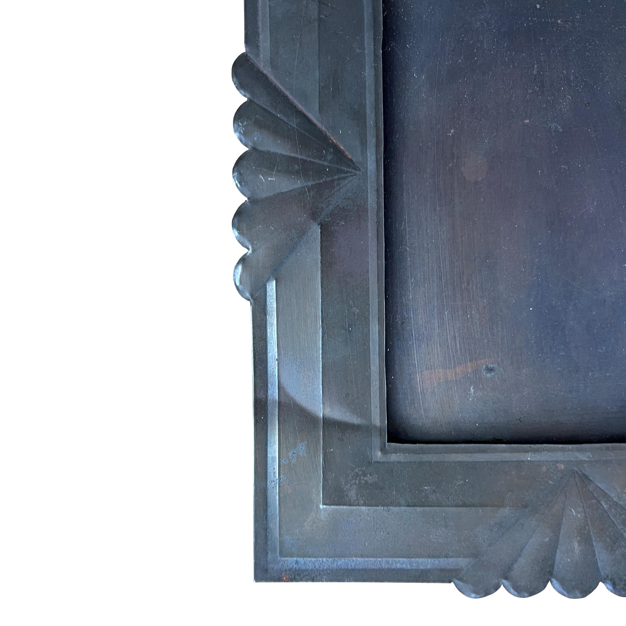 Handgefertigter Metall-Bilderrahmen mit Fächermotiven im Art Deco-Stil, Jonathan Parks Estate im Angebot 2