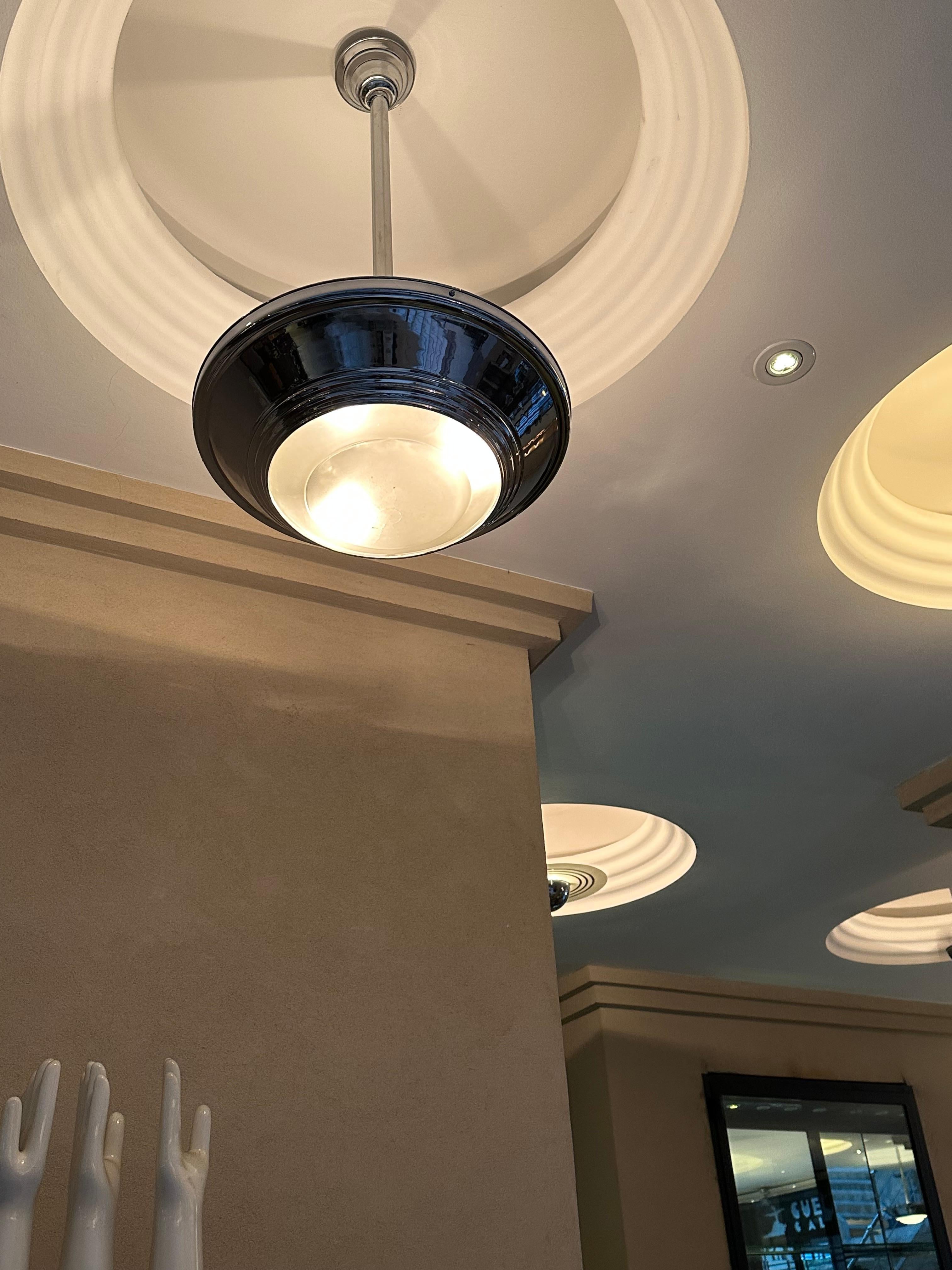 Lampada a sospensione Art Déco in cromo e vetro, Germania, 1930 in vendita 9
