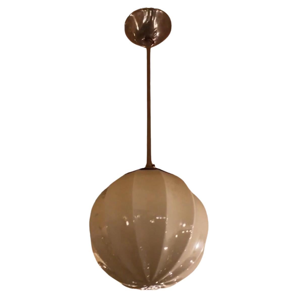 Lampe suspendue Art déco en opaline et bronze, 1930, Allemagne en vente