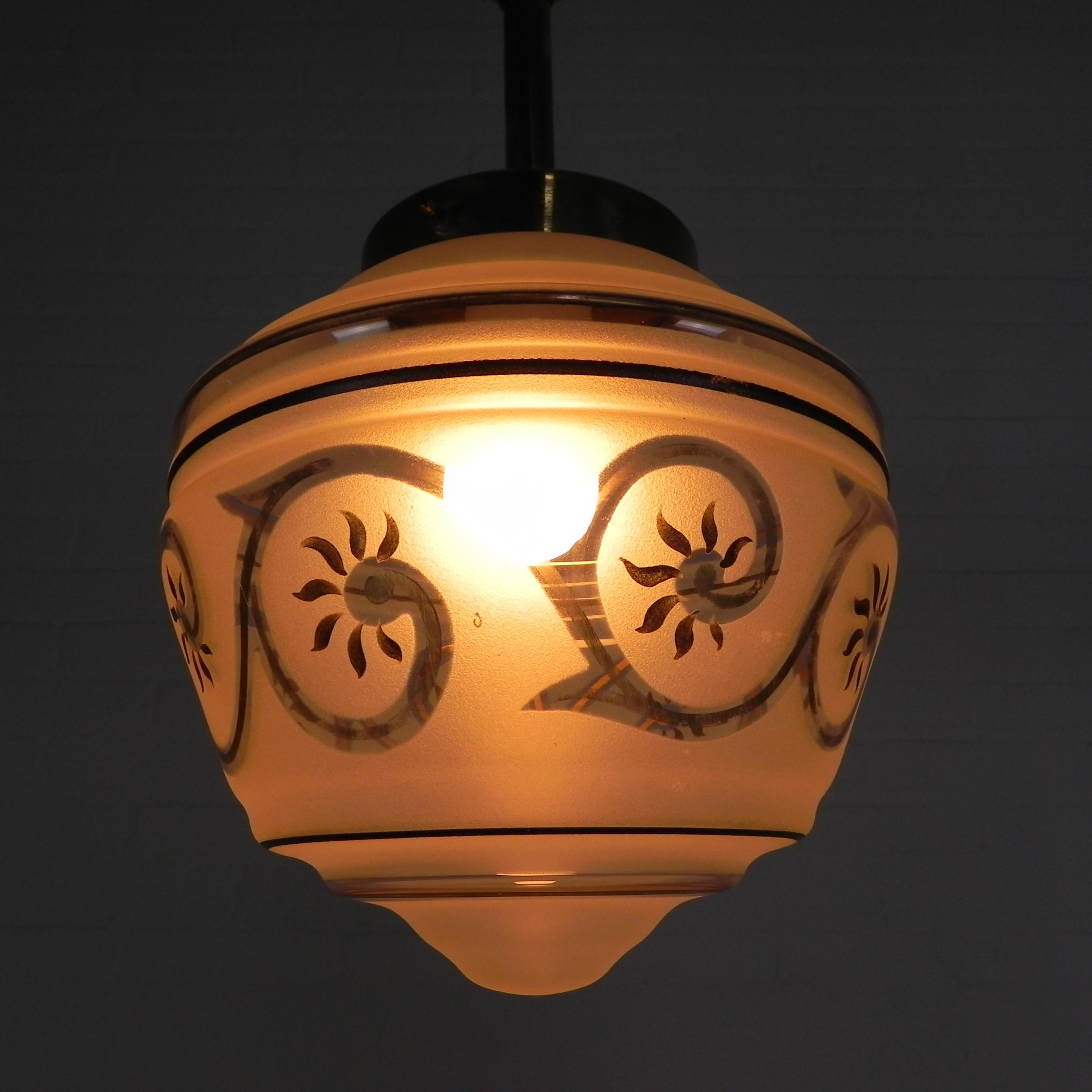 Lampe suspendue Art déco avec abat-jour en verre, années 1930 en vente 6