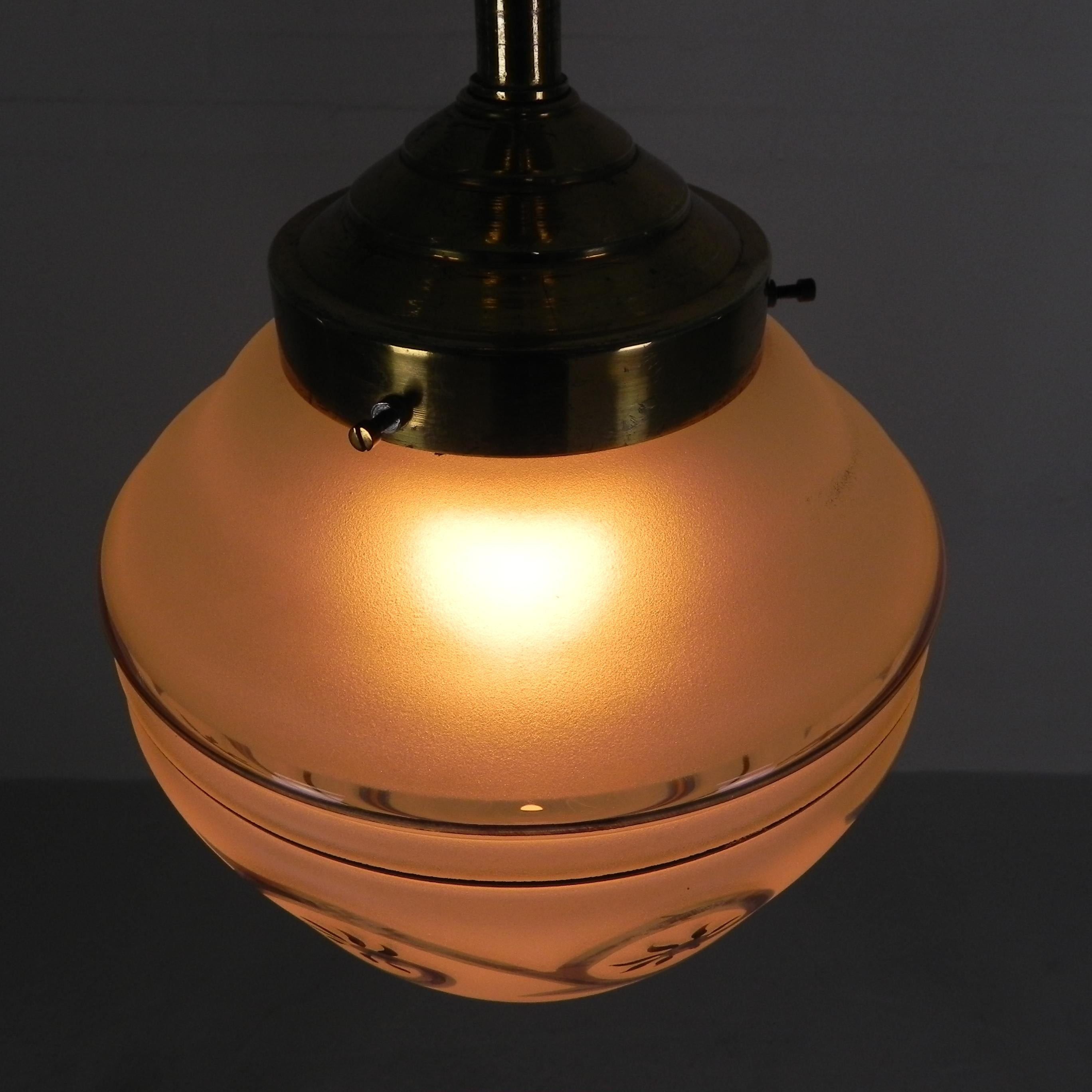 Lampe suspendue Art déco avec abat-jour en verre, années 1930 en vente 8