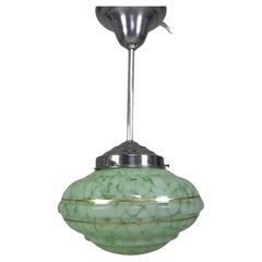 Lampe suspendue Art déco avec abat-jour en verre vert nuageux, années 1930