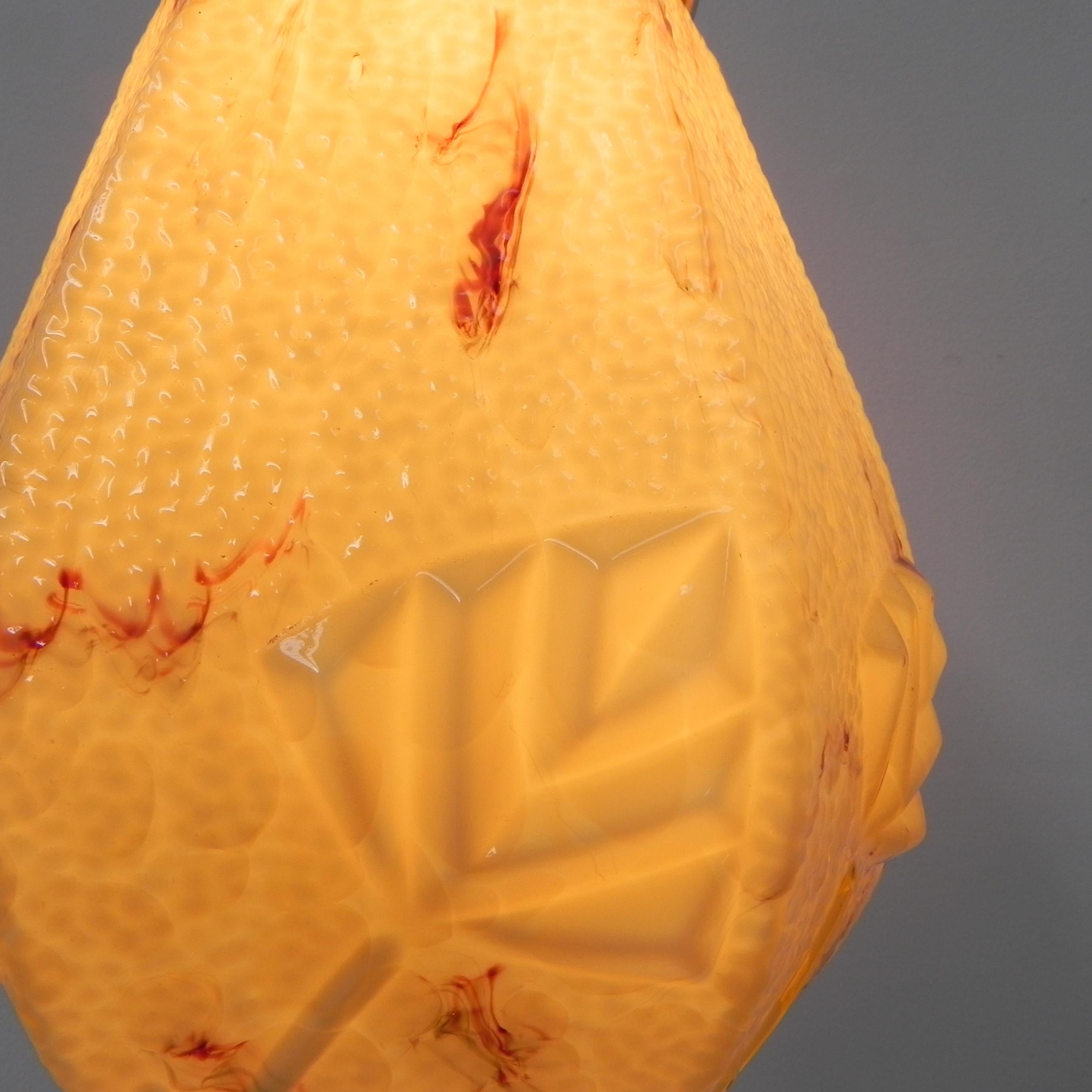 Lampe suspendue Art déco avec abat-jour hexagonal marbré en vente 12