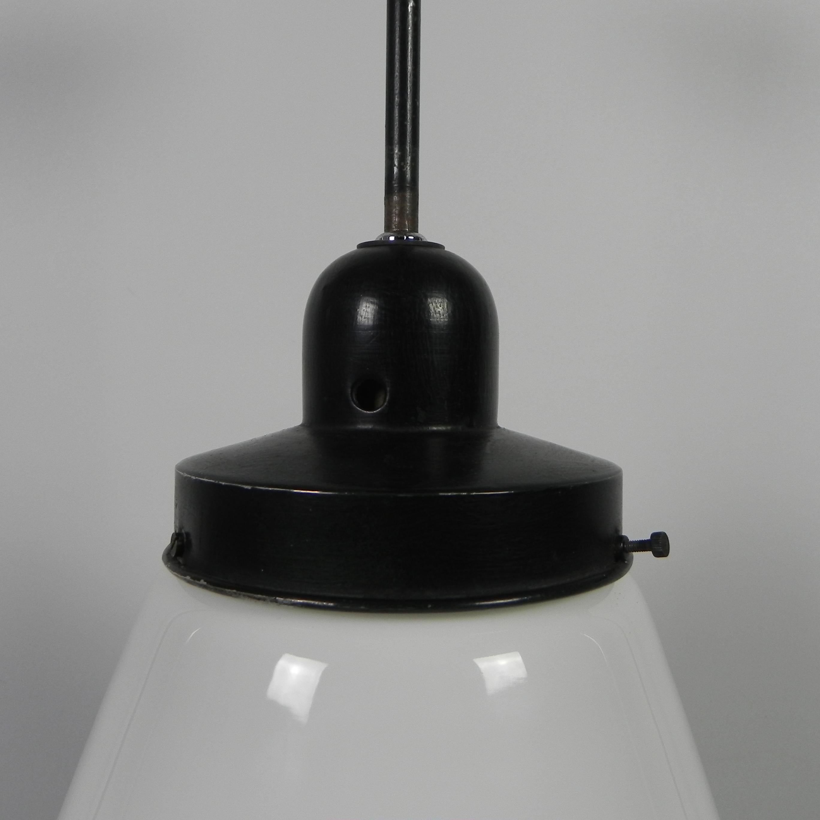 Acier Lampe suspendue Art déco avec plusieurs nervures, années 1930 en vente