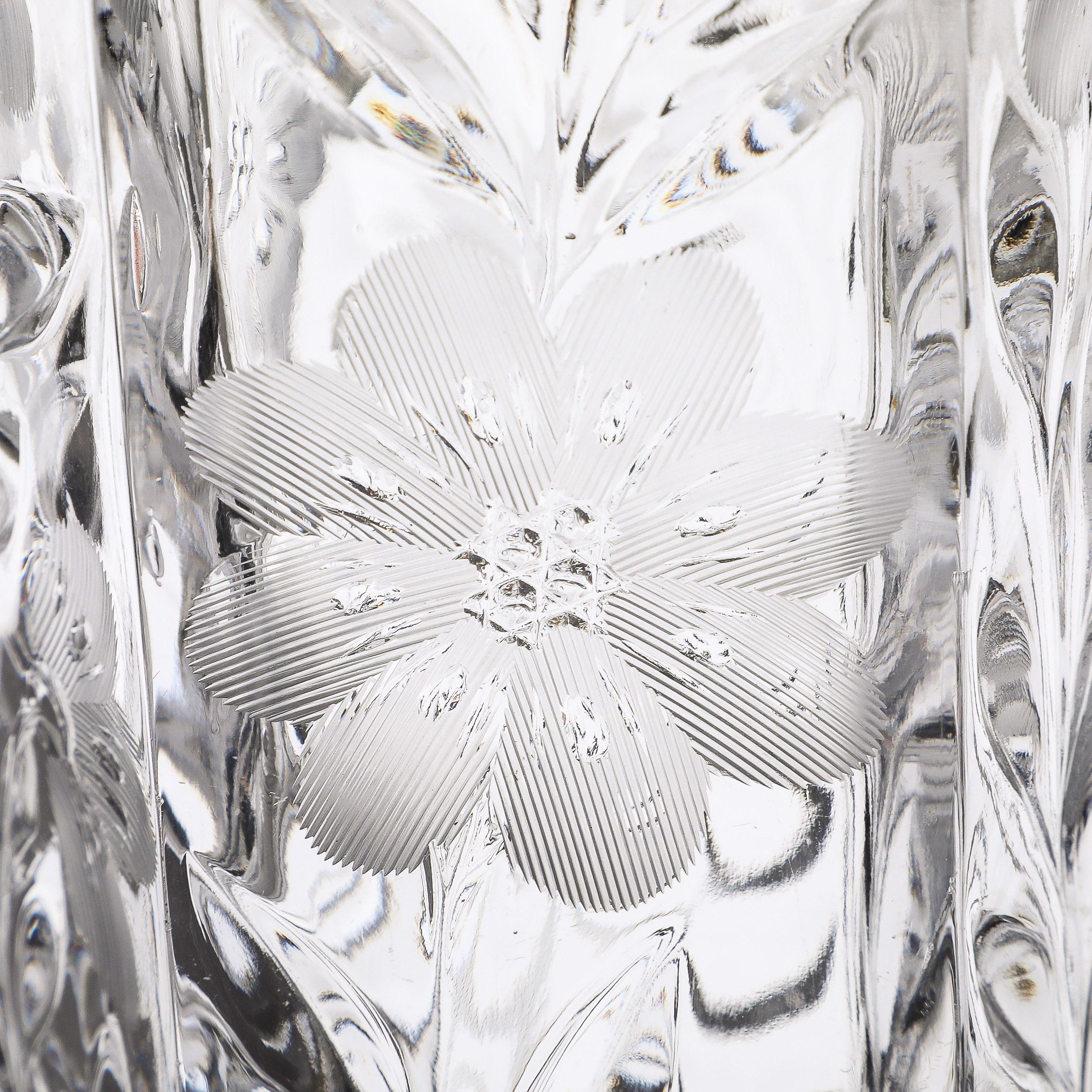 Achteckige Art-Déco-Vase aus geschliffenem Kristall mit floralem und geometrischem Detail, Harvard-Muster, Art déco im Angebot 9