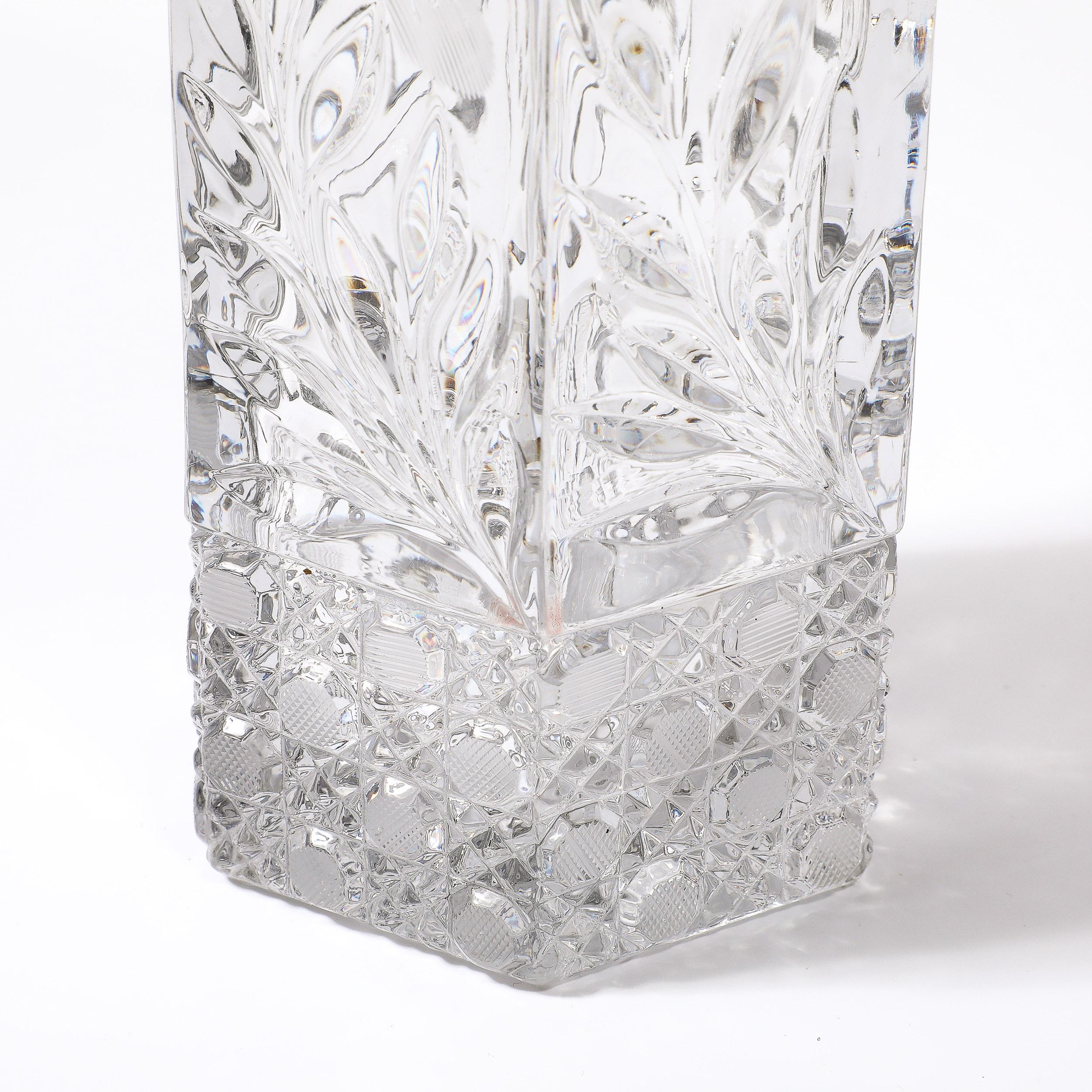 Achteckige Art-Déco-Vase aus geschliffenem Kristall mit floralem und geometrischem Detail, Harvard-Muster, Art déco im Angebot 11