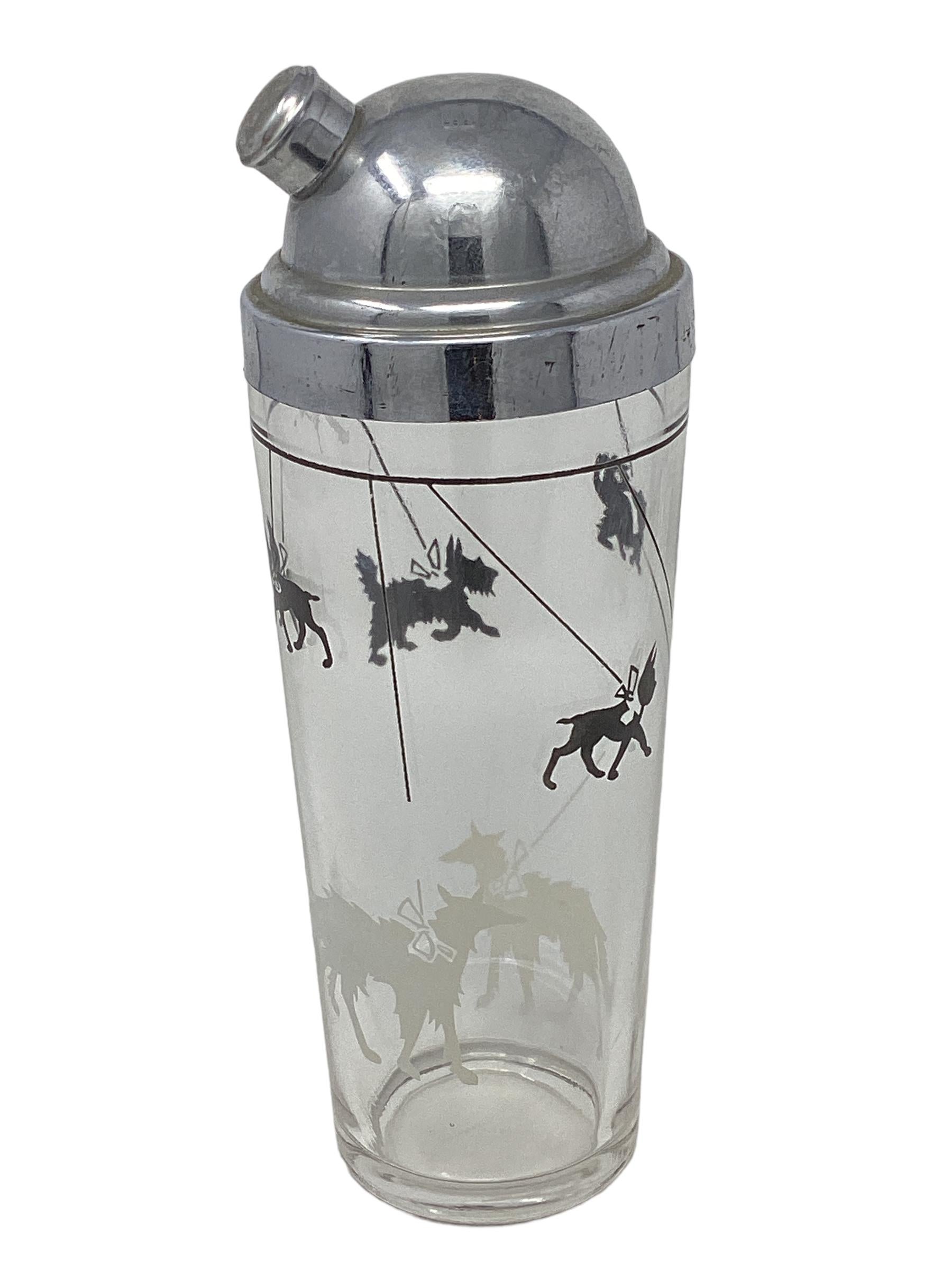 Shakers da cocktail Art Deco Hazel-Atlas con cani al guinzaglio in vendita 4
