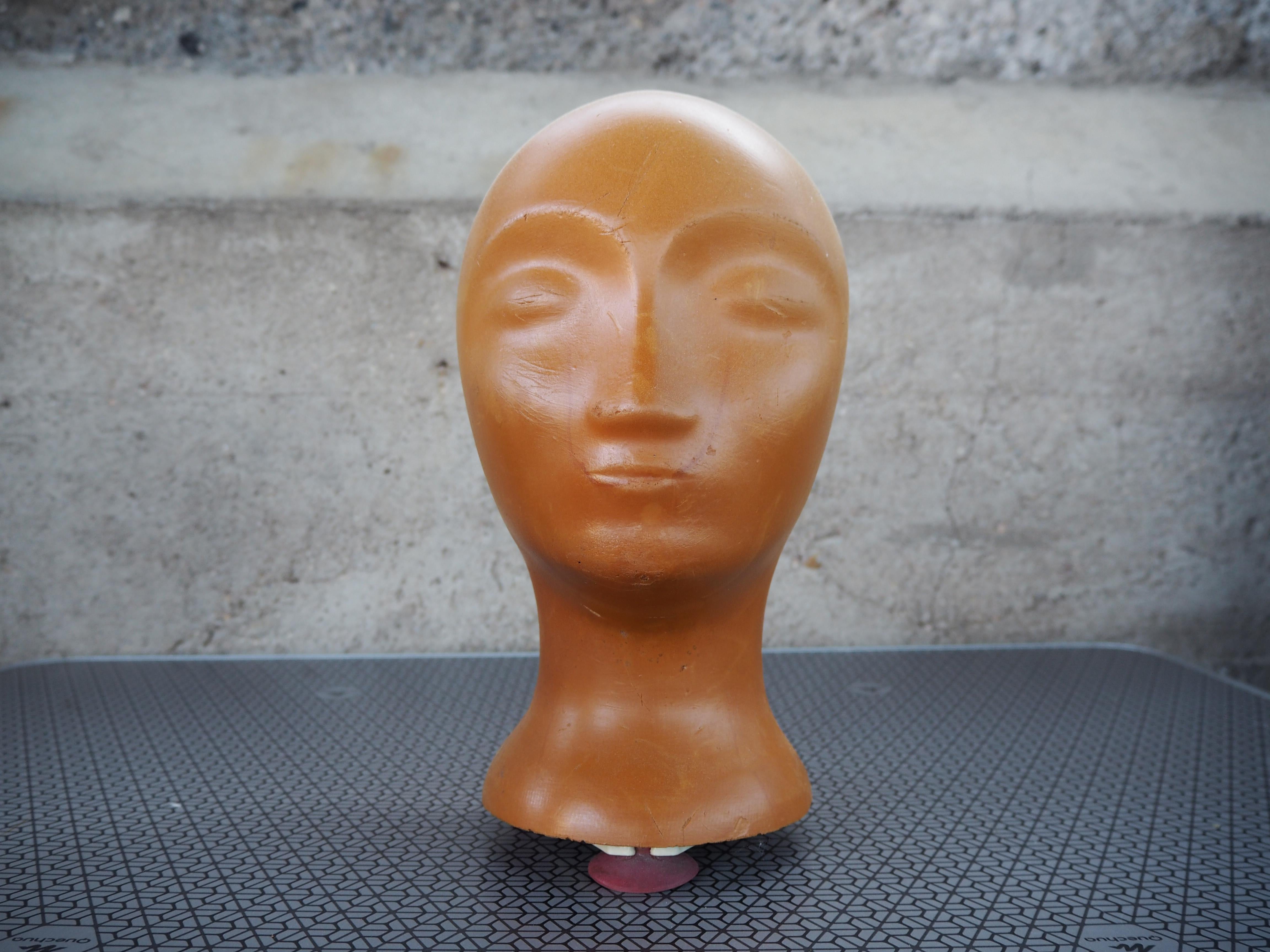 made from material is Paper Mache
is in original condition
perfect for hair holder or headphones
Paper mache is old technique- Paper and glue, Molded, Painted and Polished