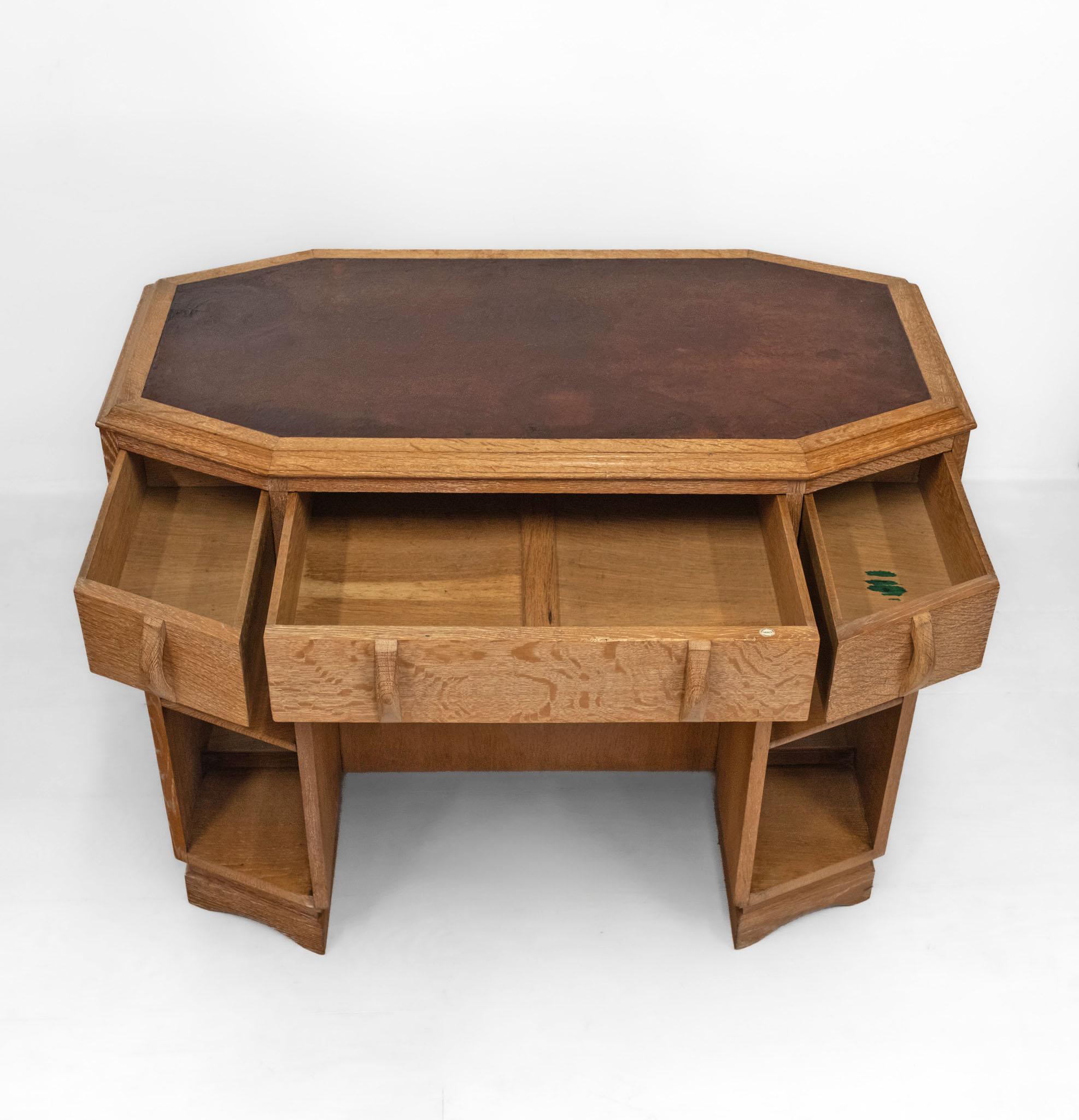 Art Deco Heals Limed Oak Octagonal Writing Desk Double Sided Bookcase 1930 en vente 6