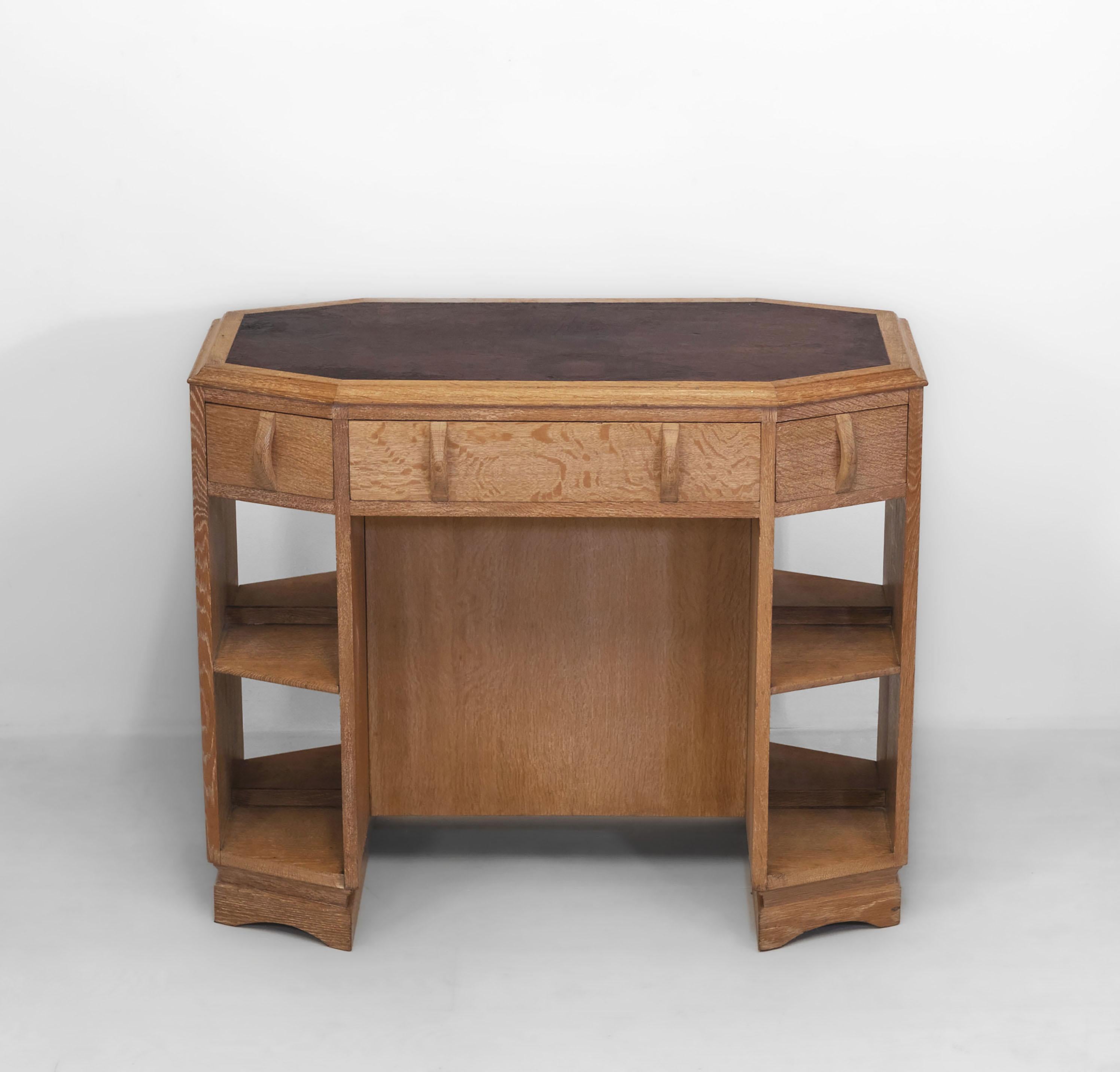 Chaulé Art Deco Heals Limed Oak Octagonal Writing Desk Double Sided Bookcase 1930 en vente