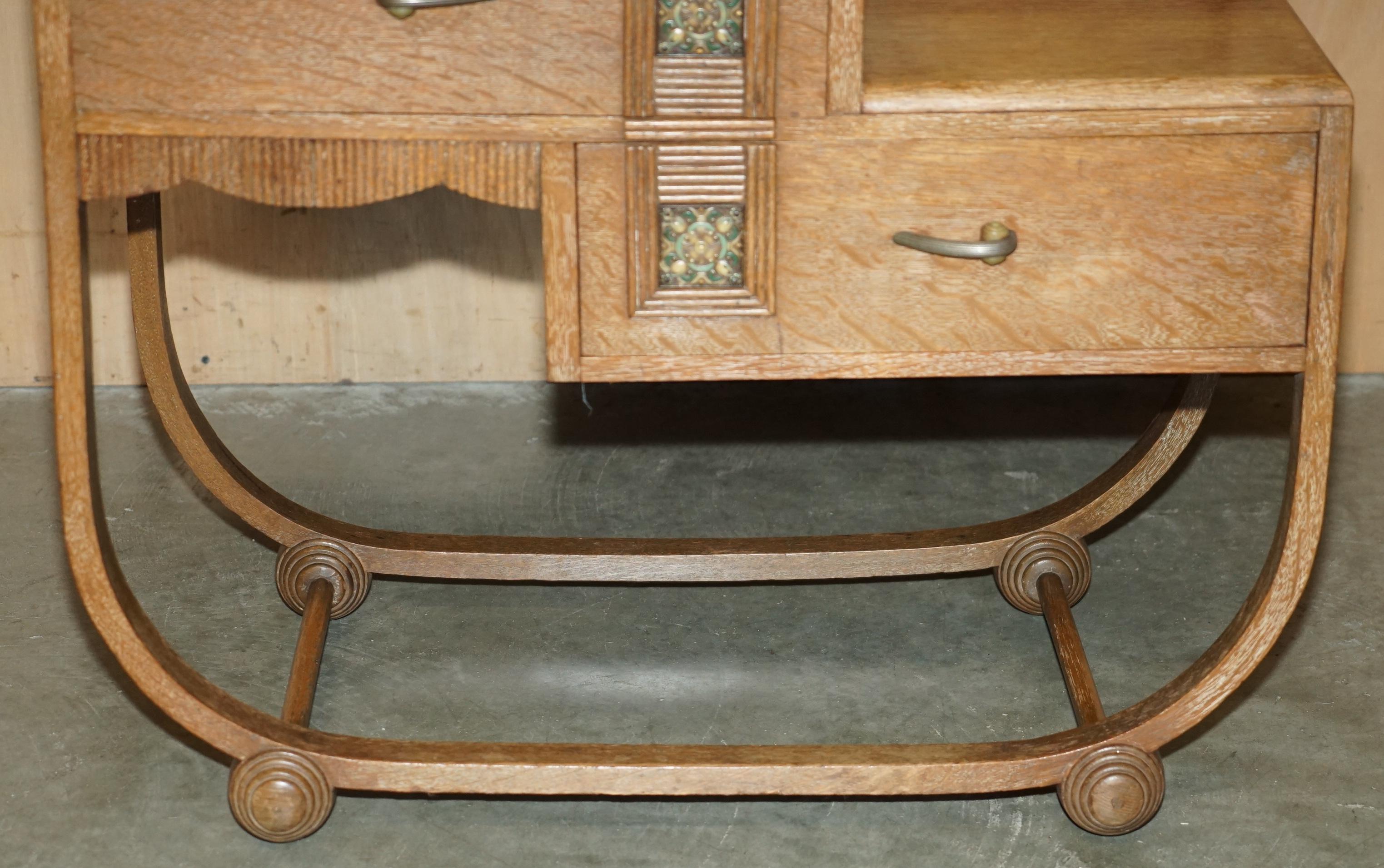 ART DECO HEALS LONDON LiMED OAK DRESSING TABLE & STOOL PART OF A LARGE SUITE For Sale 4