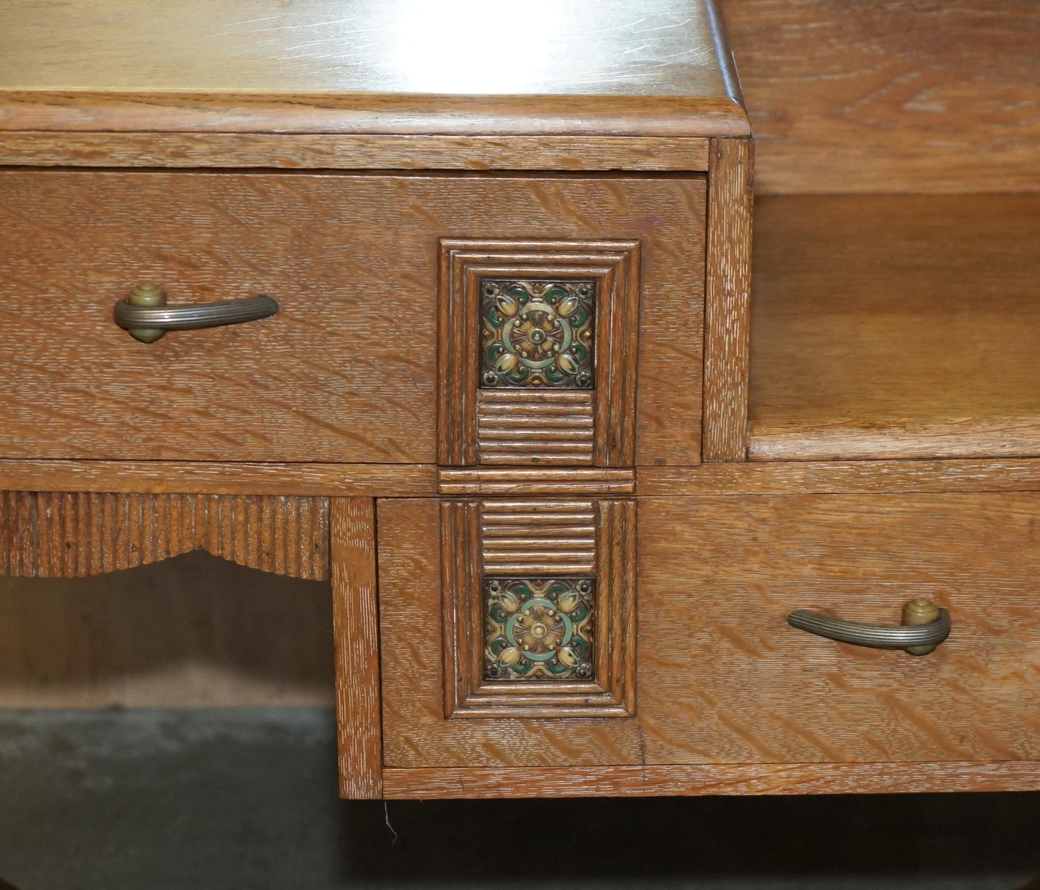 ART DECO HEALS LONDON LiMED OAK DRESSING TABLE & STOOL PART OF A LARGE SUITE In Good Condition For Sale In West Sussex, Pulborough