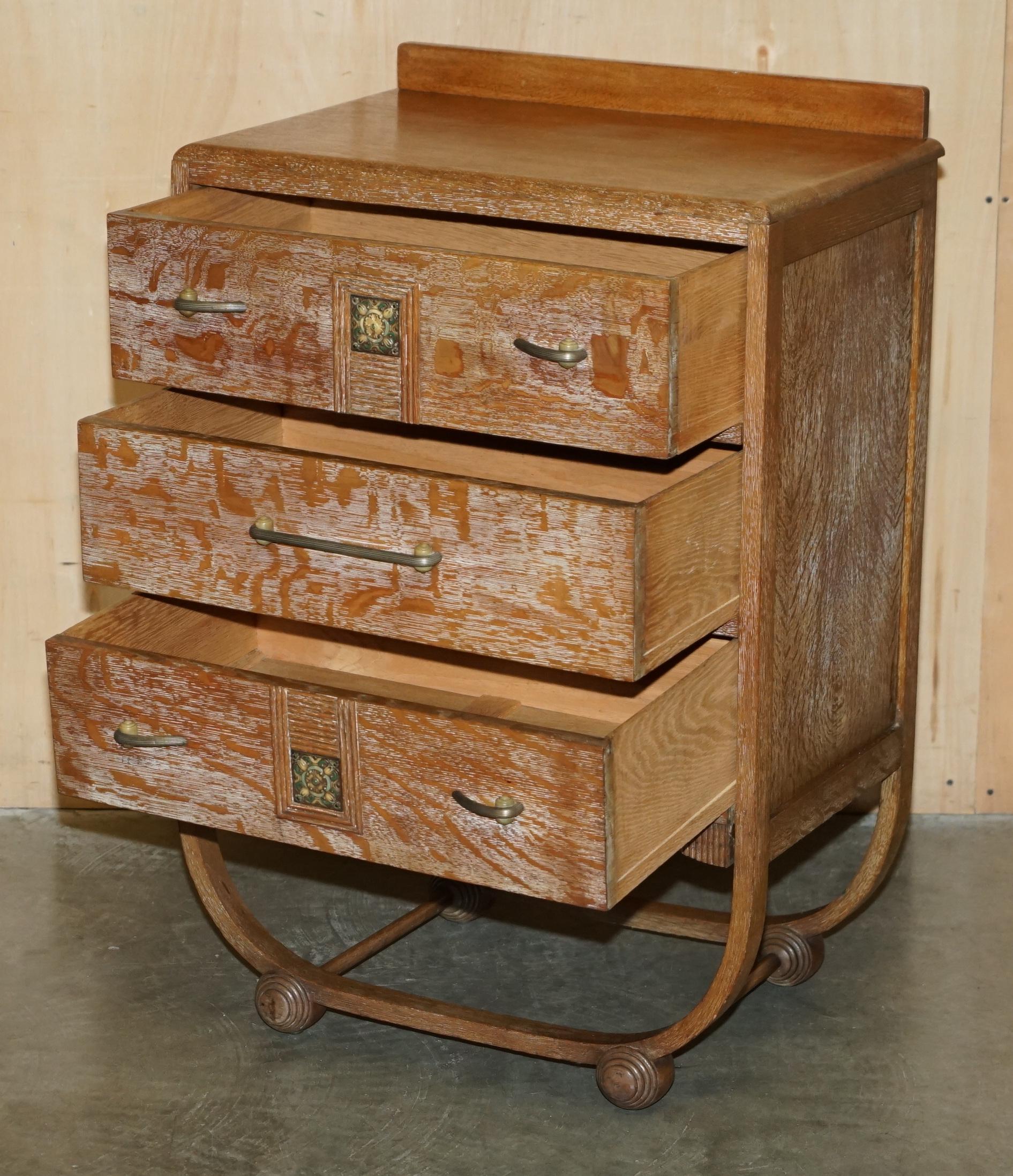 ART DECO HEALS LONDON LIMED OAK TALL CHEST OF DRAWERS OF A LARGE SUiTE im Angebot 7