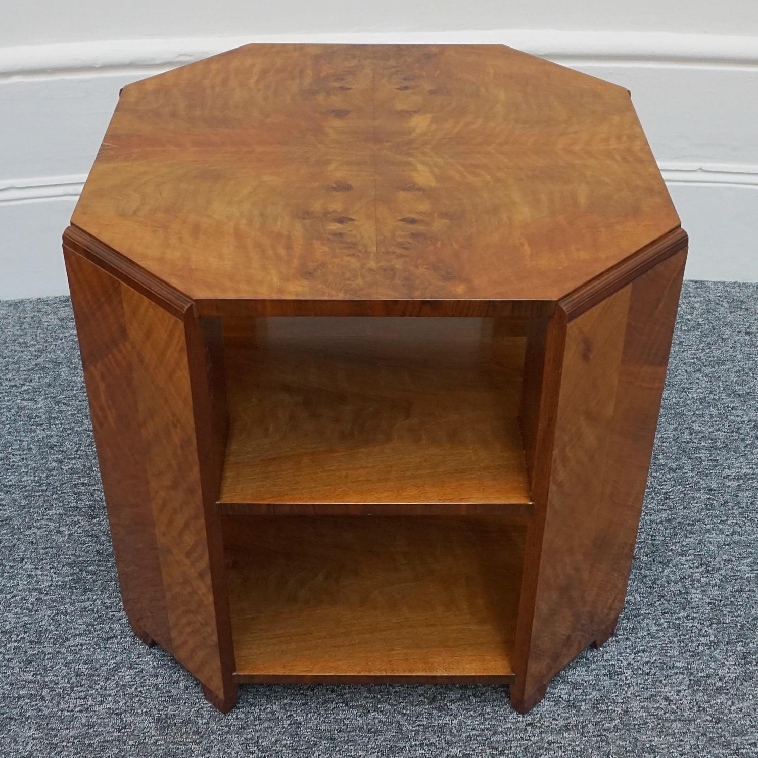 Art Deco Heal's of London Walnut Side Table Circa 1935 In Good Condition In Forest Row, East Sussex