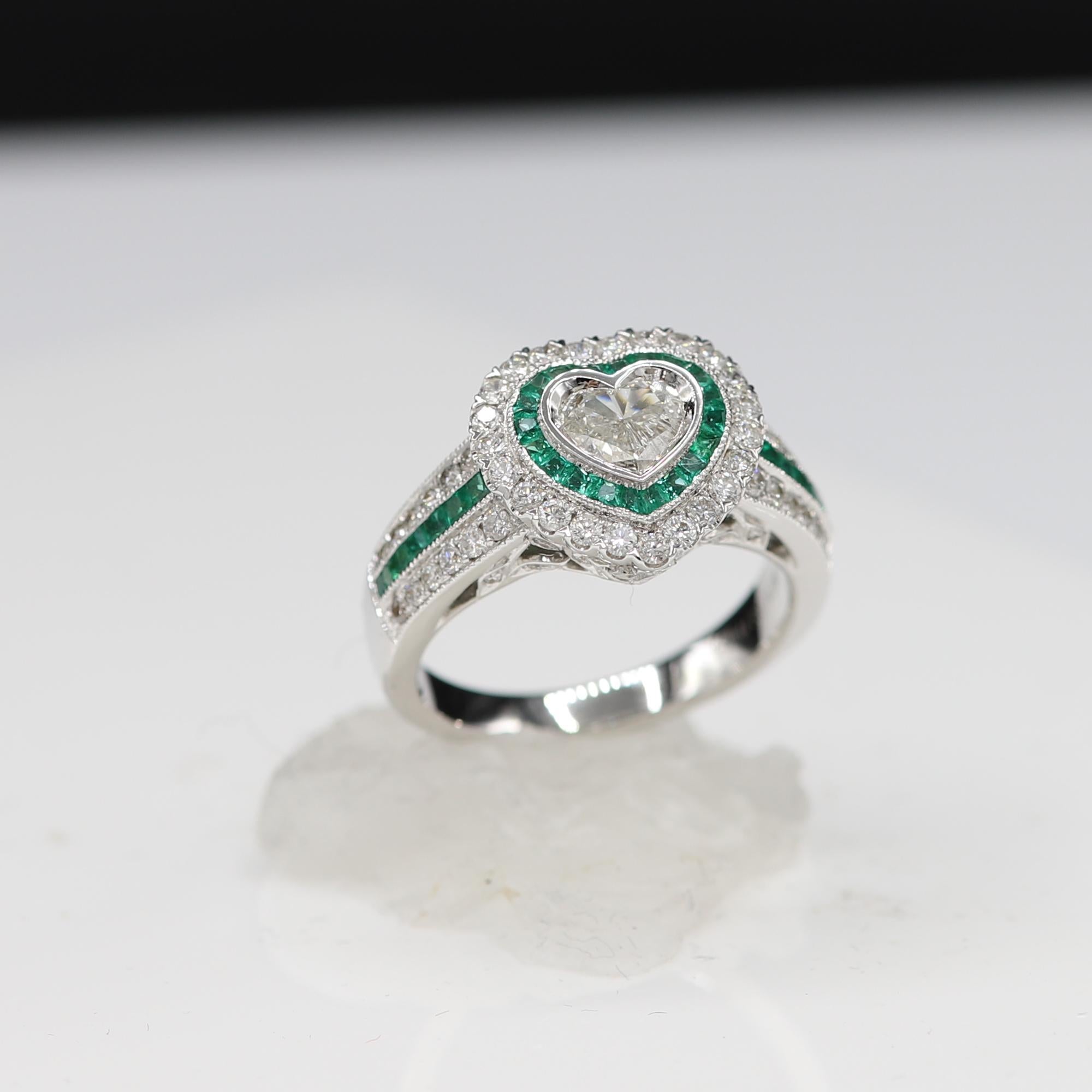 Art Deco Style Heart Ring Diamonds & Emerald Ring Jewelry Heart Diamond In New Condition For Sale In Brooklyn, NY