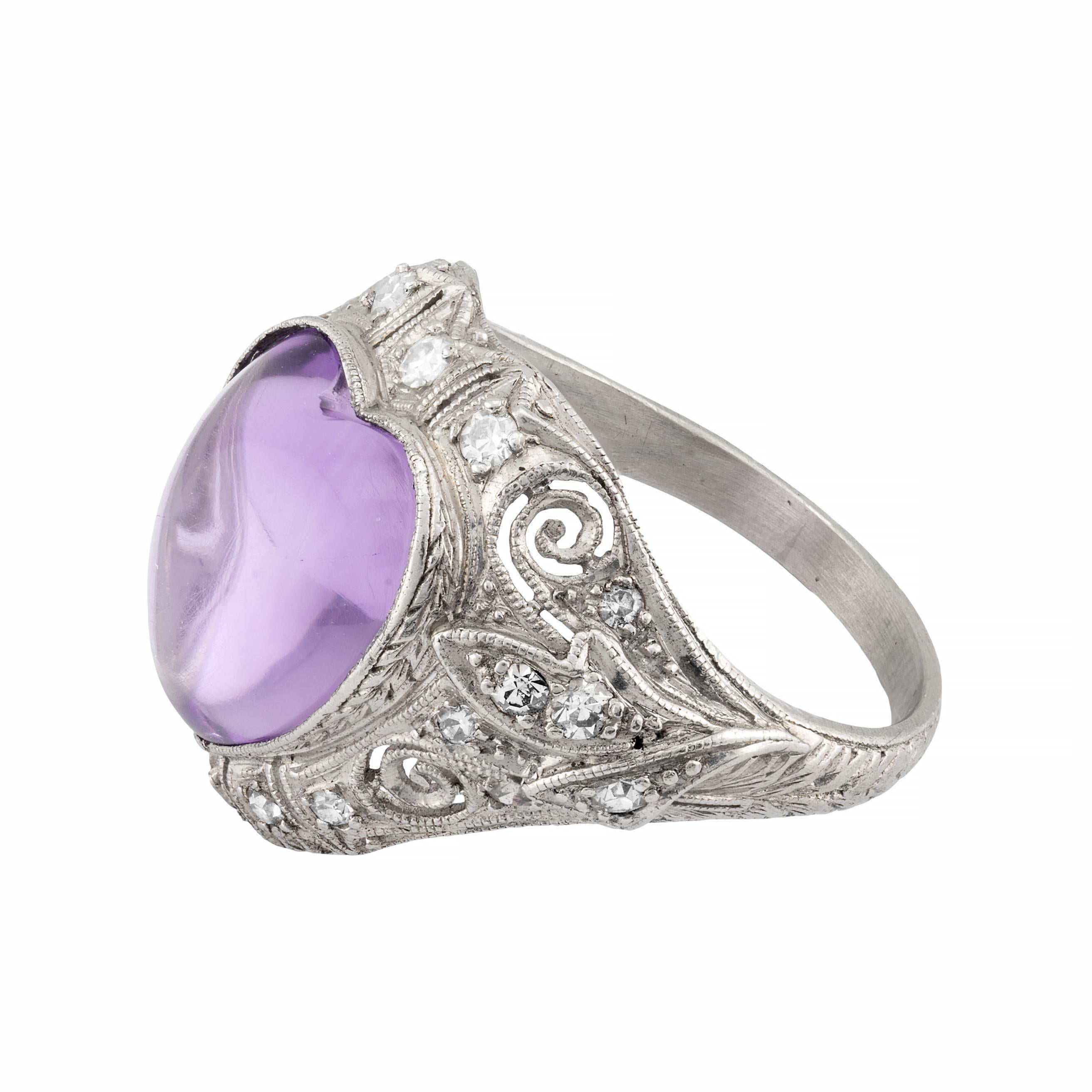 Art Deco Herzförmiger Amethyst- und Diamantring aus Platin mit Diamanten in Platin (Herzschliff) im Angebot