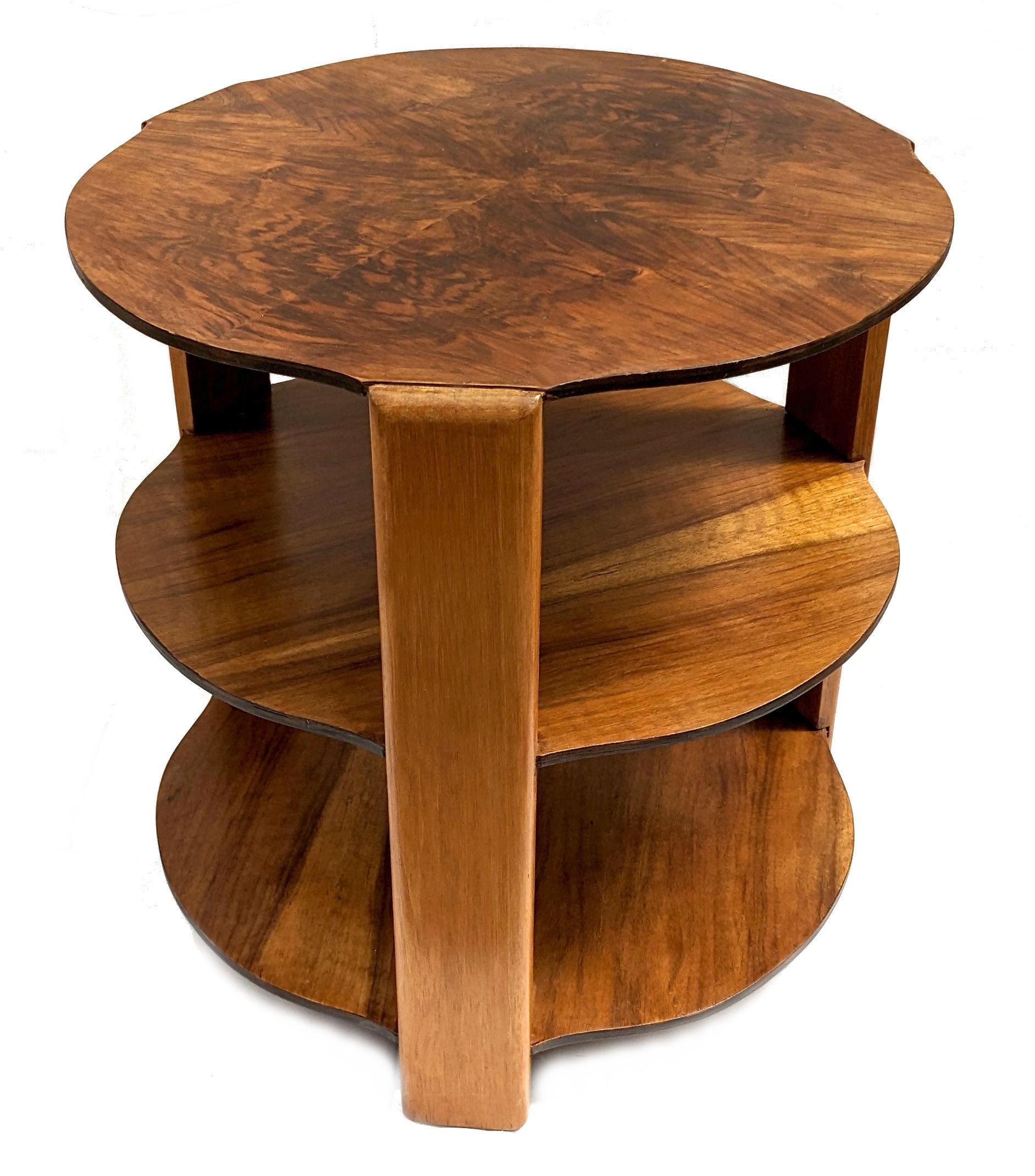 Art Deco Heavily Figured Walnut Occasional Table, English, circa 1930 For Sale 1