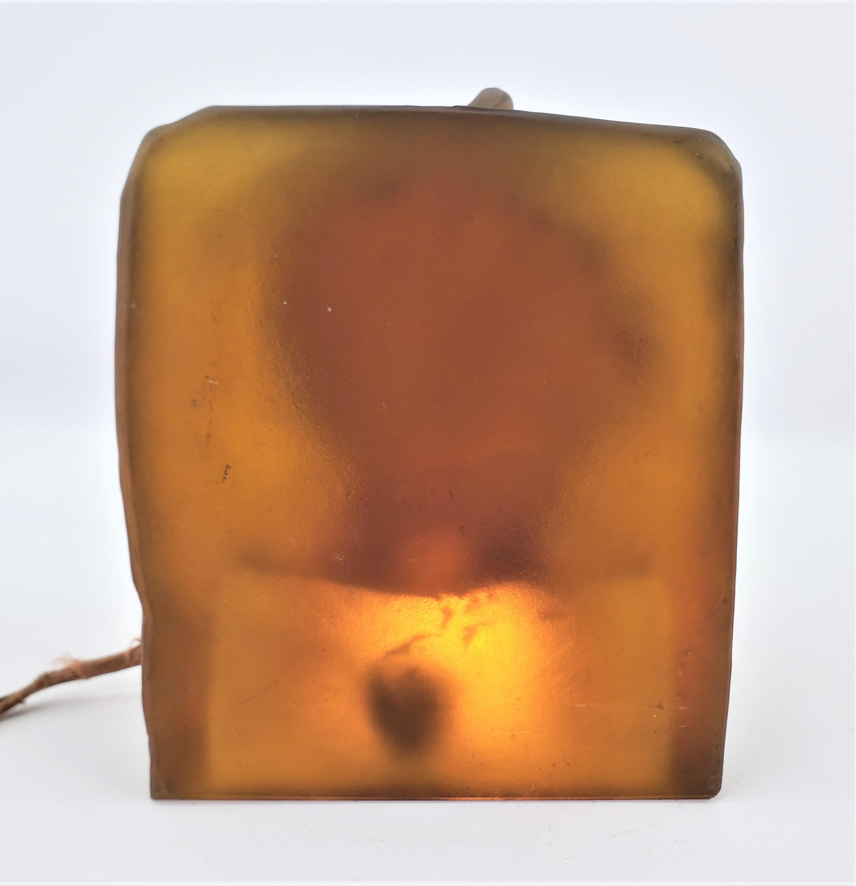 Lampe de table ou sculpture d'appoint en forme de buste féminin en verre ambré lourd Art Déco en vente 5