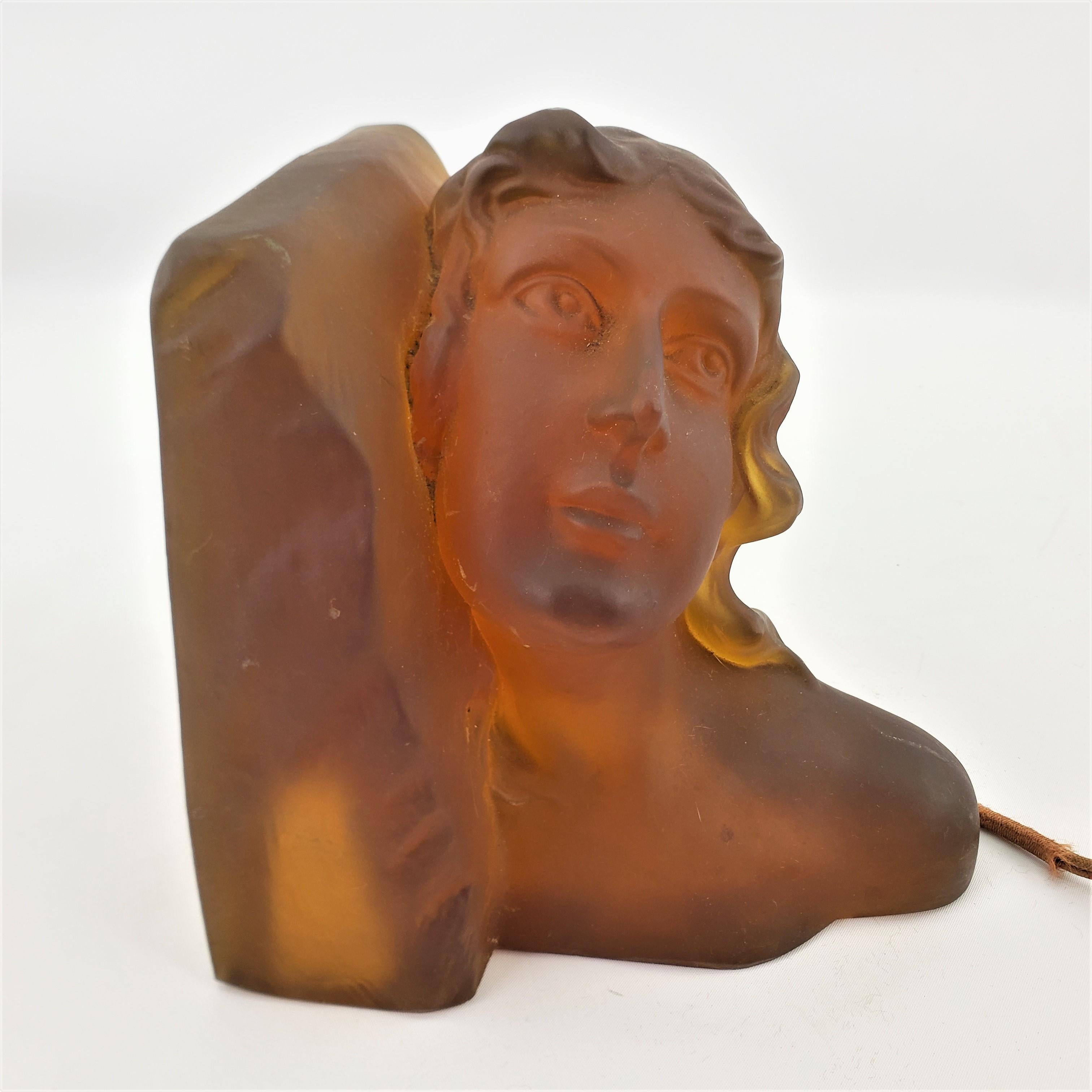 schwere Bernsteinglas-Tisch-Akzentlampe oder Skulptur mit weiblicher Büste im Art déco-Stil (Tschechisch) im Angebot