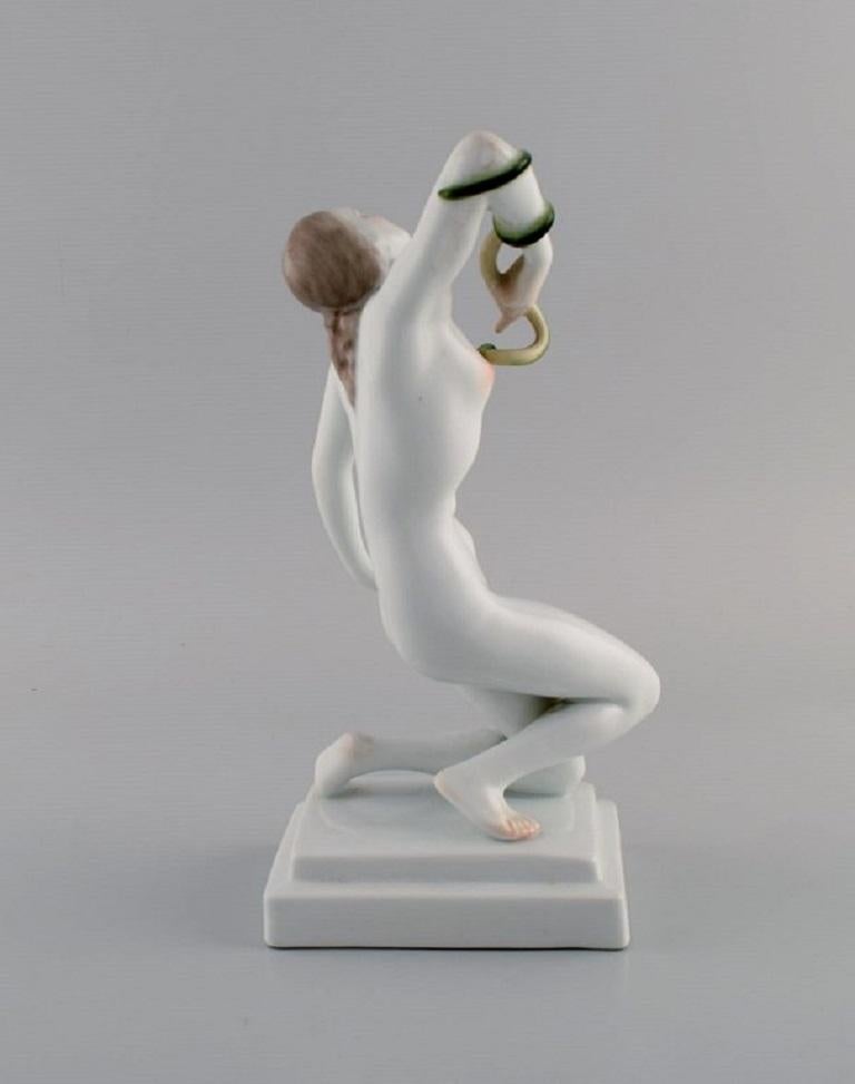20ième siècle Figurine en porcelaine Herend Art Déco, Cléopâtre avec serpent, milieu du 20e siècle en vente