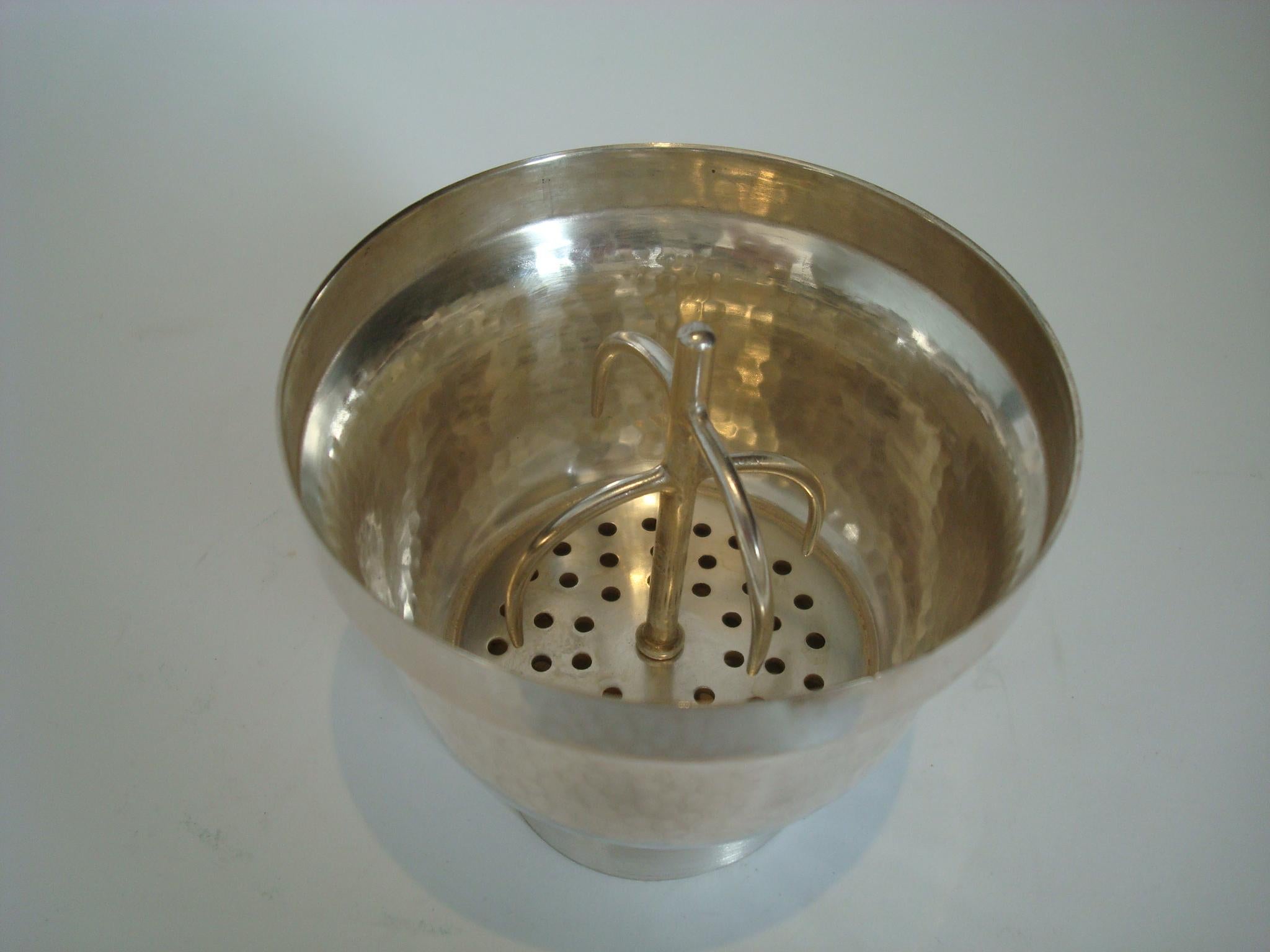 Art Deco Hermes Paris Hammered Silver Cocktail Shaker, 1930, France In Good Condition In Buenos Aires, Olivos