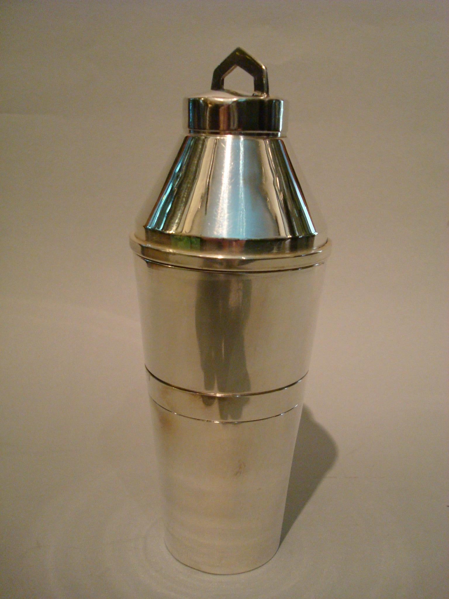 French Art Deco Hermes Paris Travel Cocktail Shaker with two goblets, 1930, France