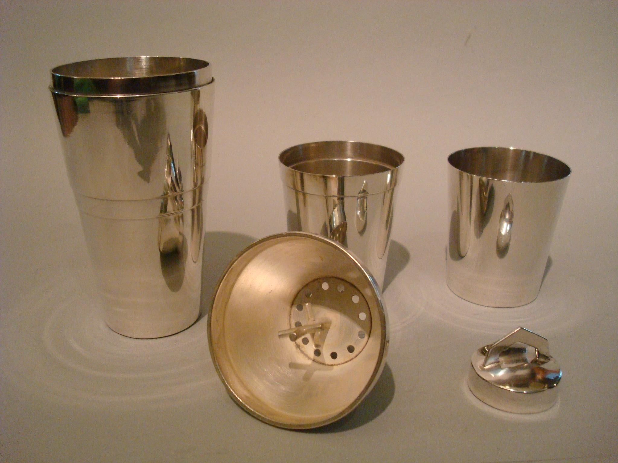 Brass Art Deco Hermes Paris Travel Cocktail Shaker with two goblets, 1930, France