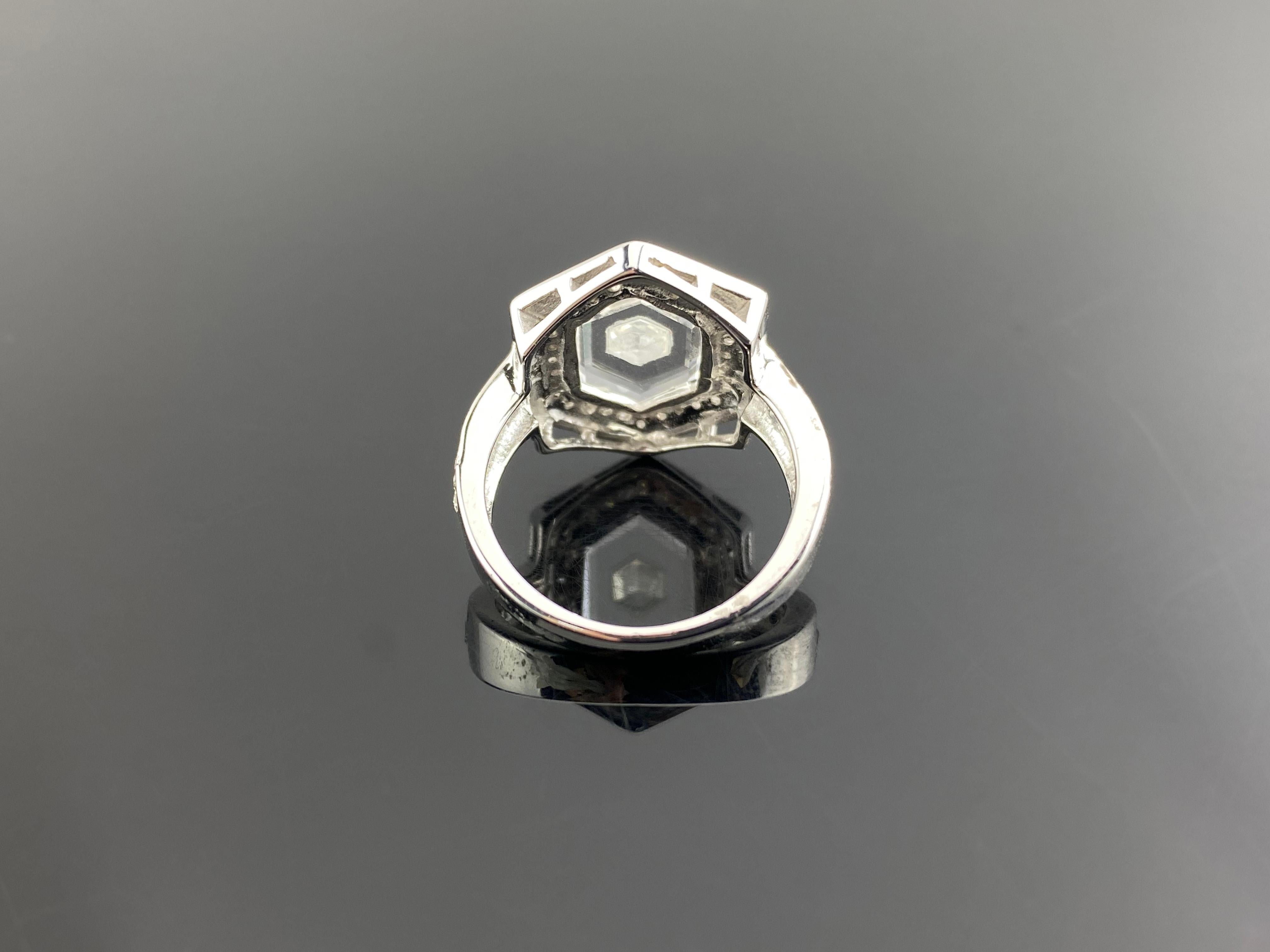 Art Deco Sechseck Diamant und Bergkristall inspiriert Vintage Verlobungsring (Hexagonschliff) im Angebot