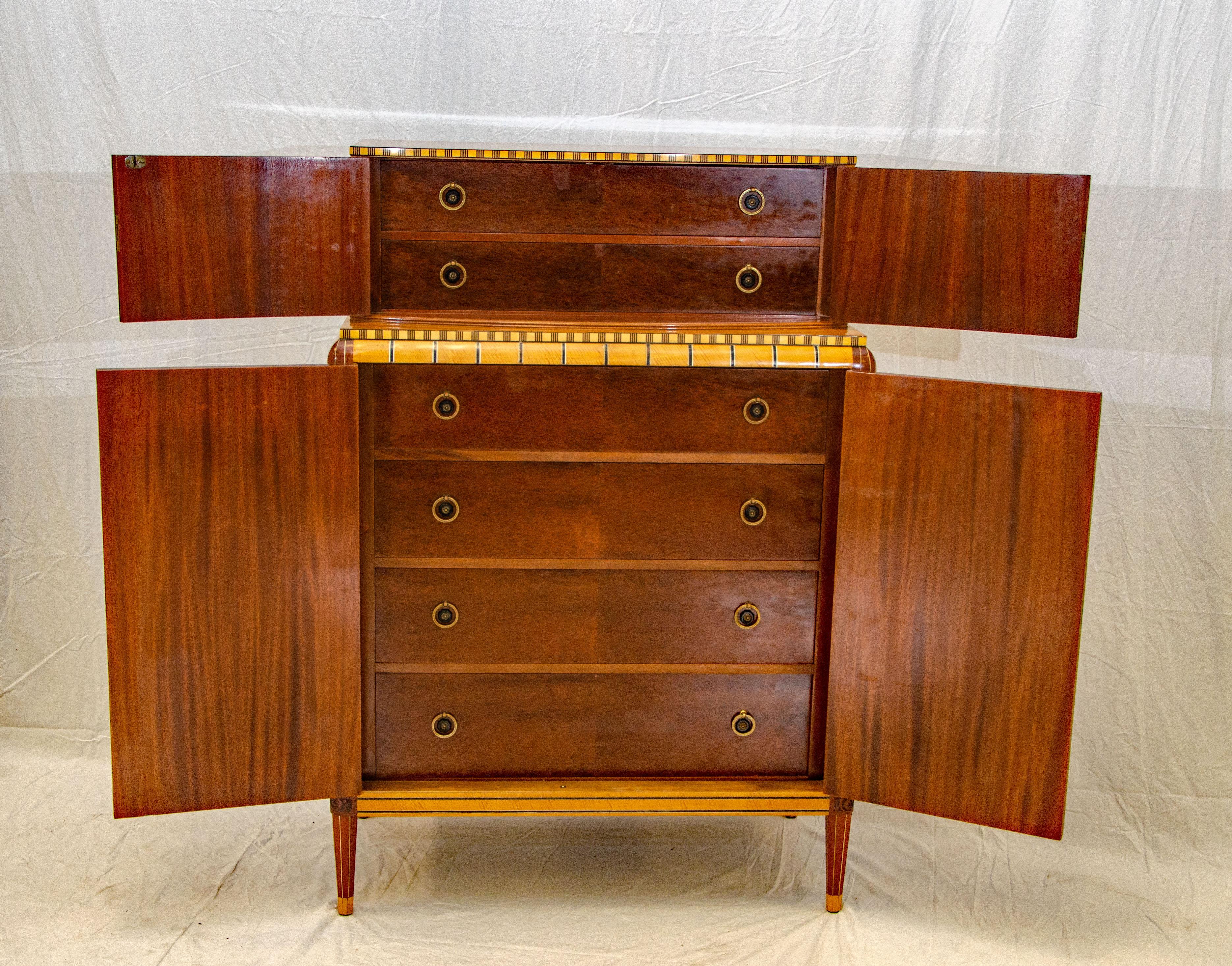 Hohe Art-Déco-Kommode / Kommode von Robert W. Irwin, Royal Furniture im Angebot 8