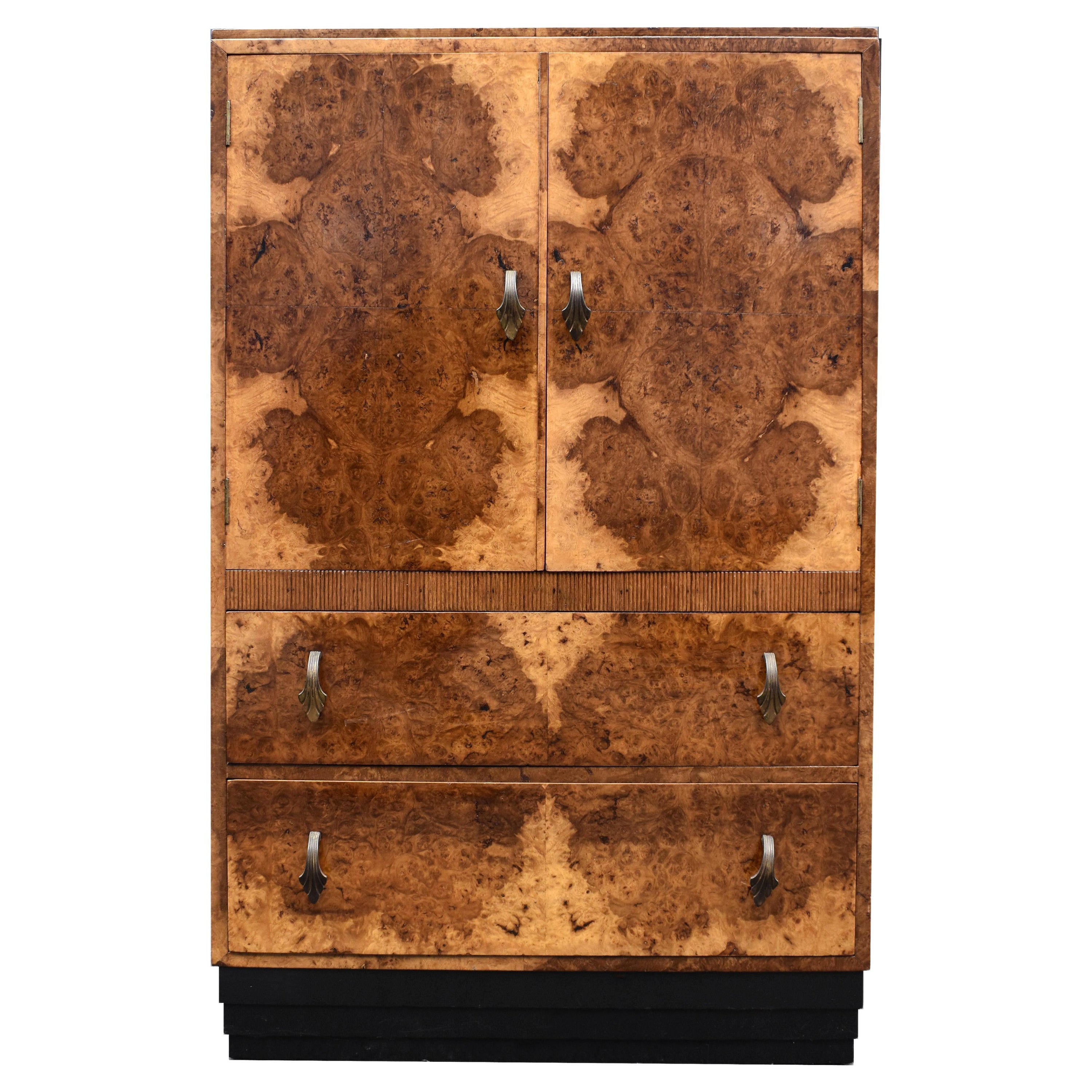 Commode haute Art Déco haut de gamme en noyer figuré blond, Angleterre, vers 1930
