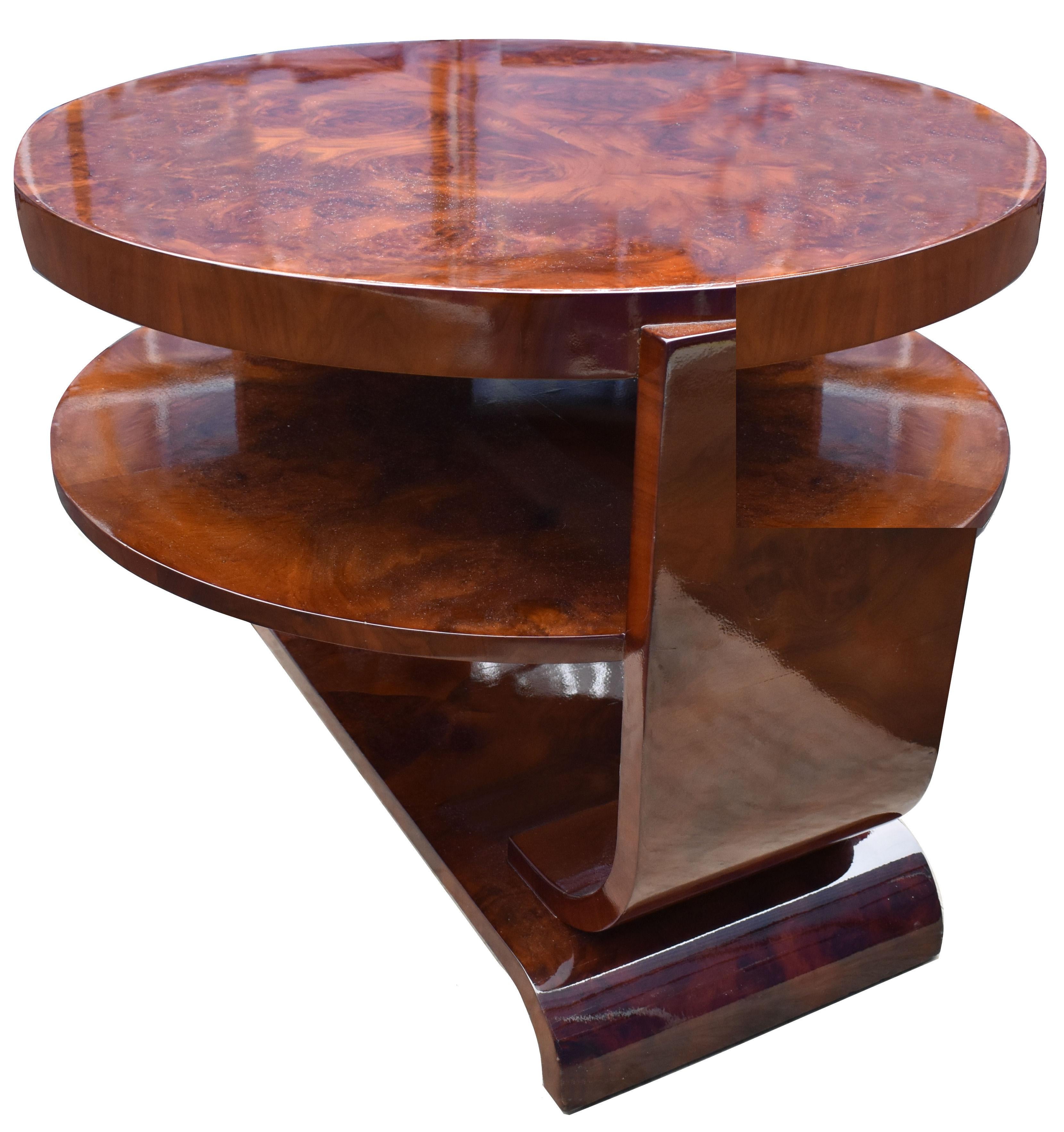 Art Deco High End Italian Walnut Modernist Table, circa 1930 In Good Condition For Sale In Devon, England