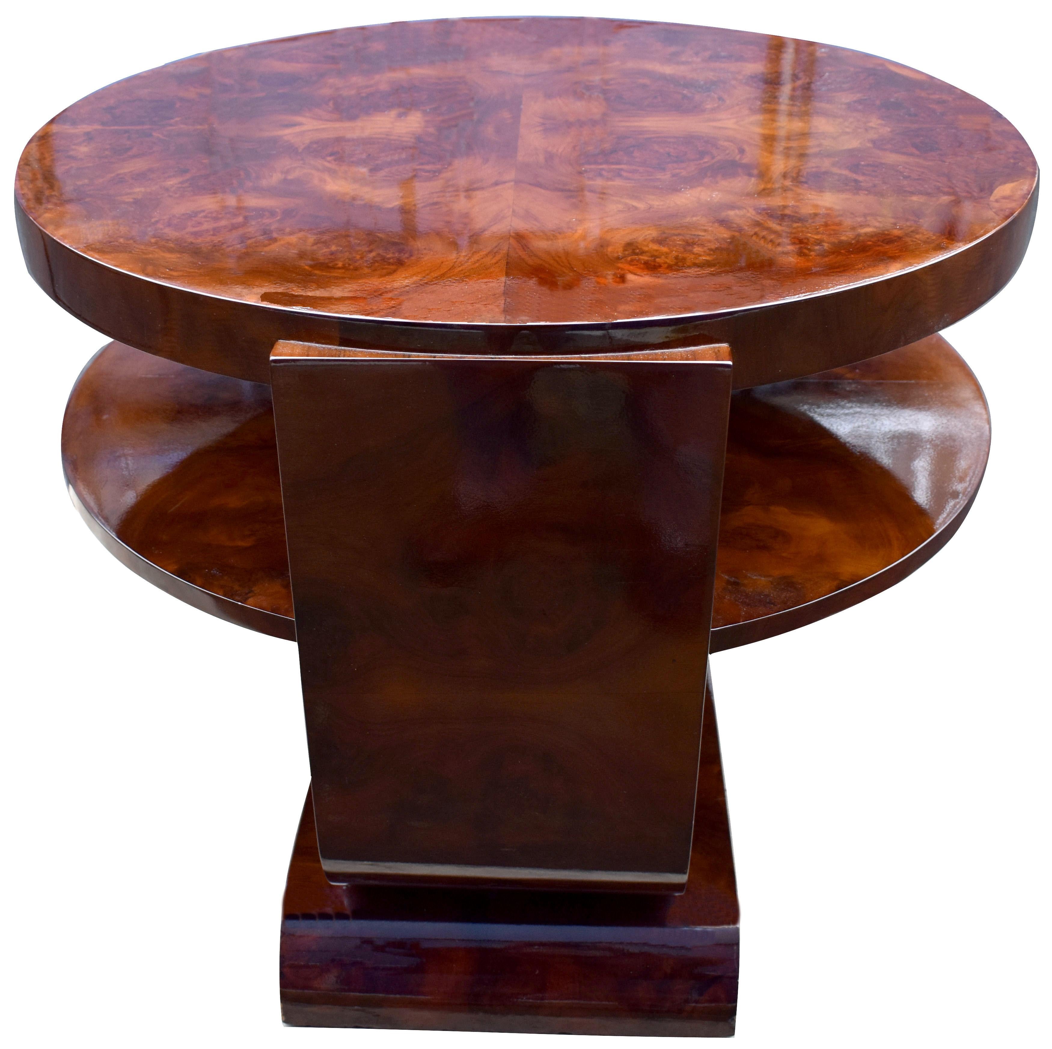 Hochwertiger italienischer Tisch aus Nussbaumholz im Art-Déco-Stil, um 1930 (Italienisch) im Angebot