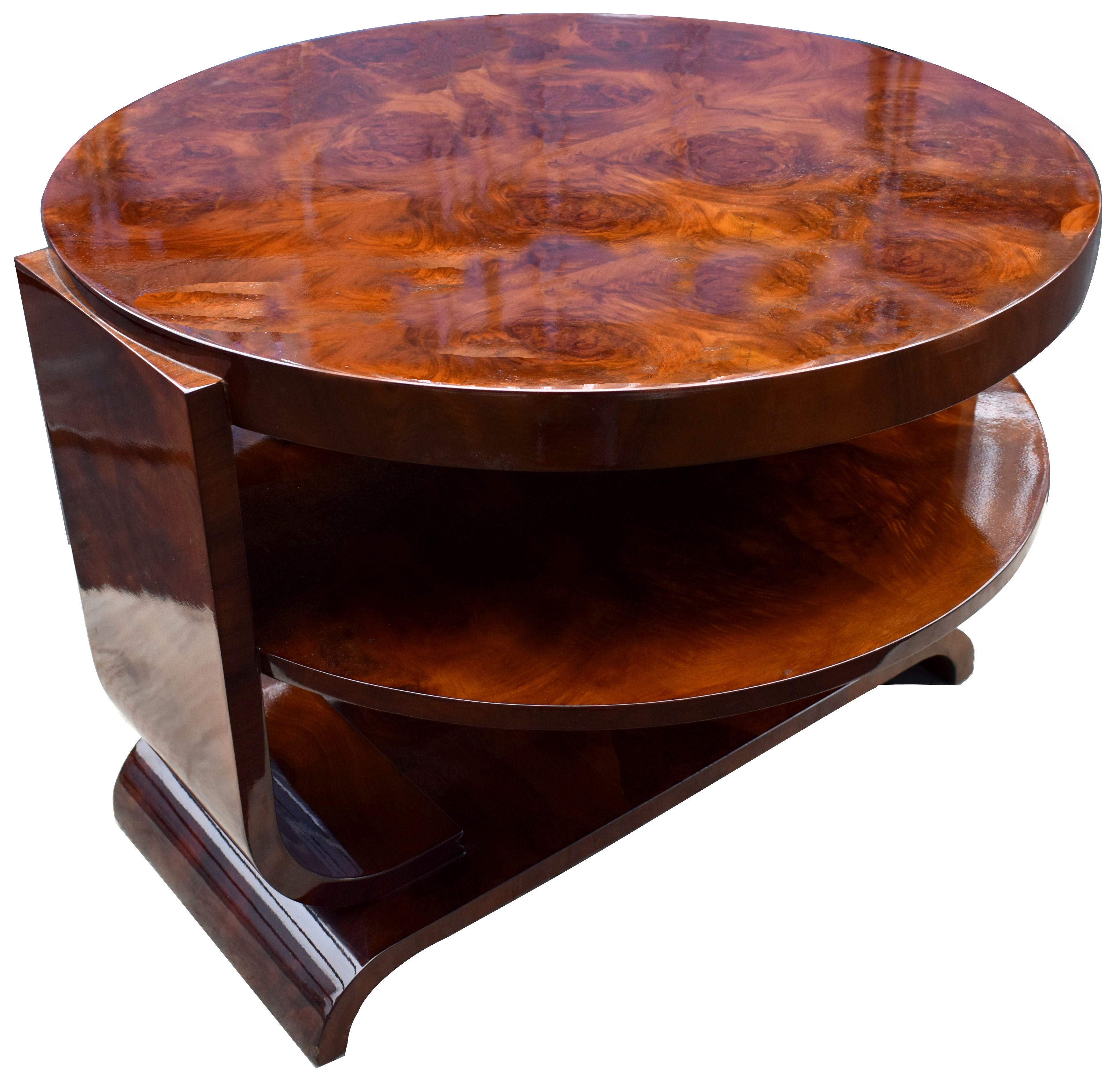 Art Deco High End Italian Walnut Modernist Table, circa 1930 For Sale 1