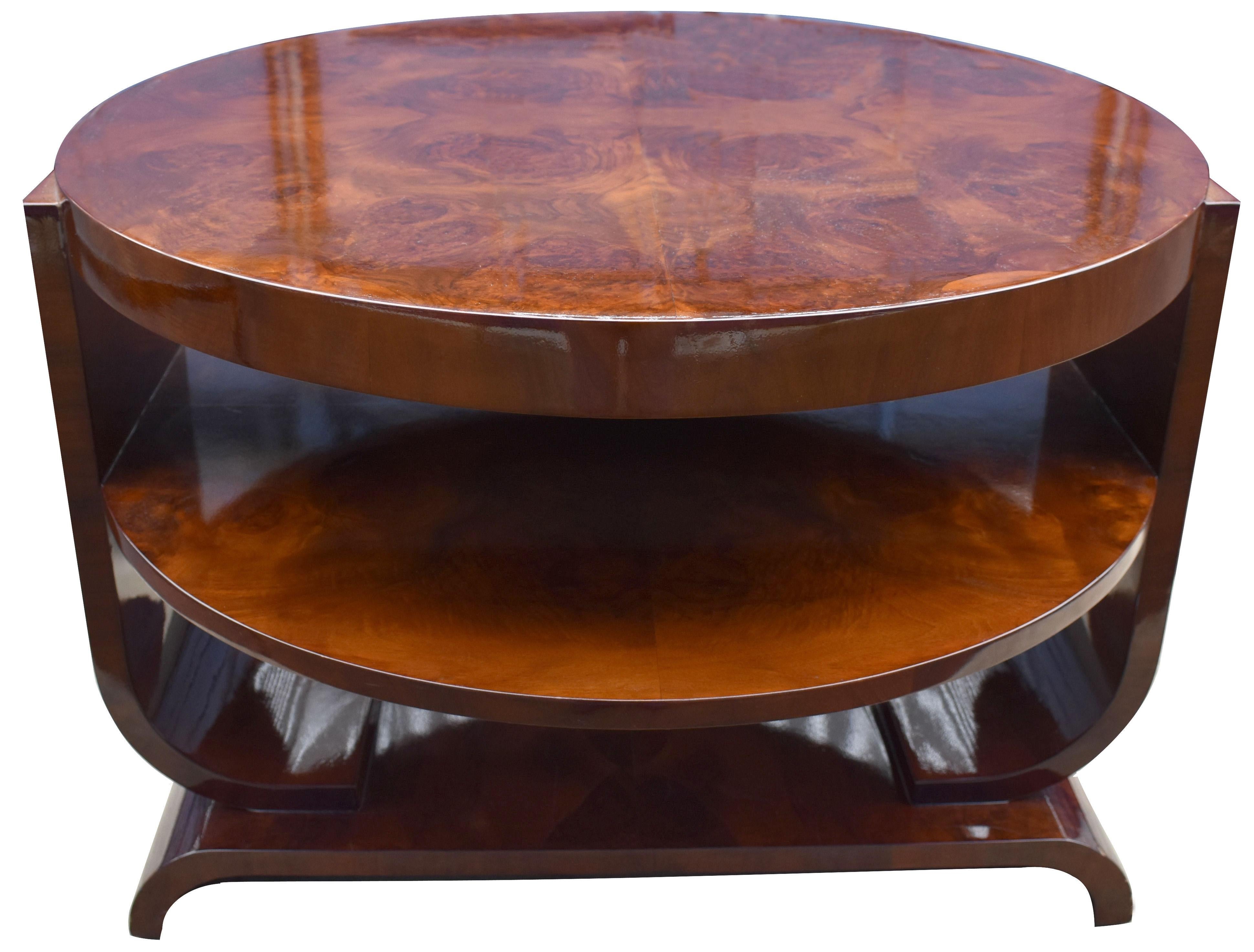 Hochwertiger italienischer Tisch aus Nussbaumholz im Art-Déco-Stil, um 1930 im Angebot 1