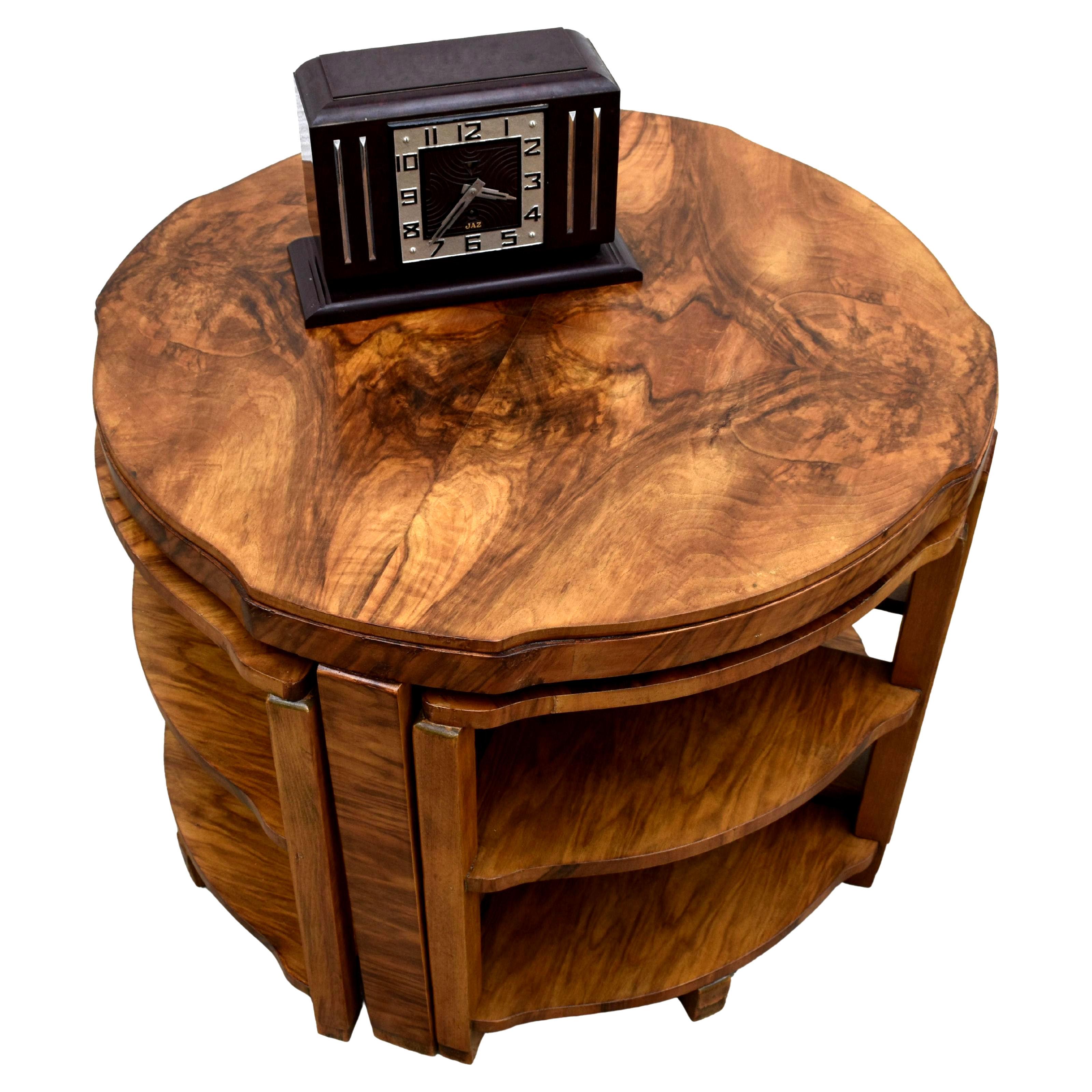 Polished Art Deco High Quality Figured Walnut Quintetto Nest of 5 Tables, English, 1930 For Sale