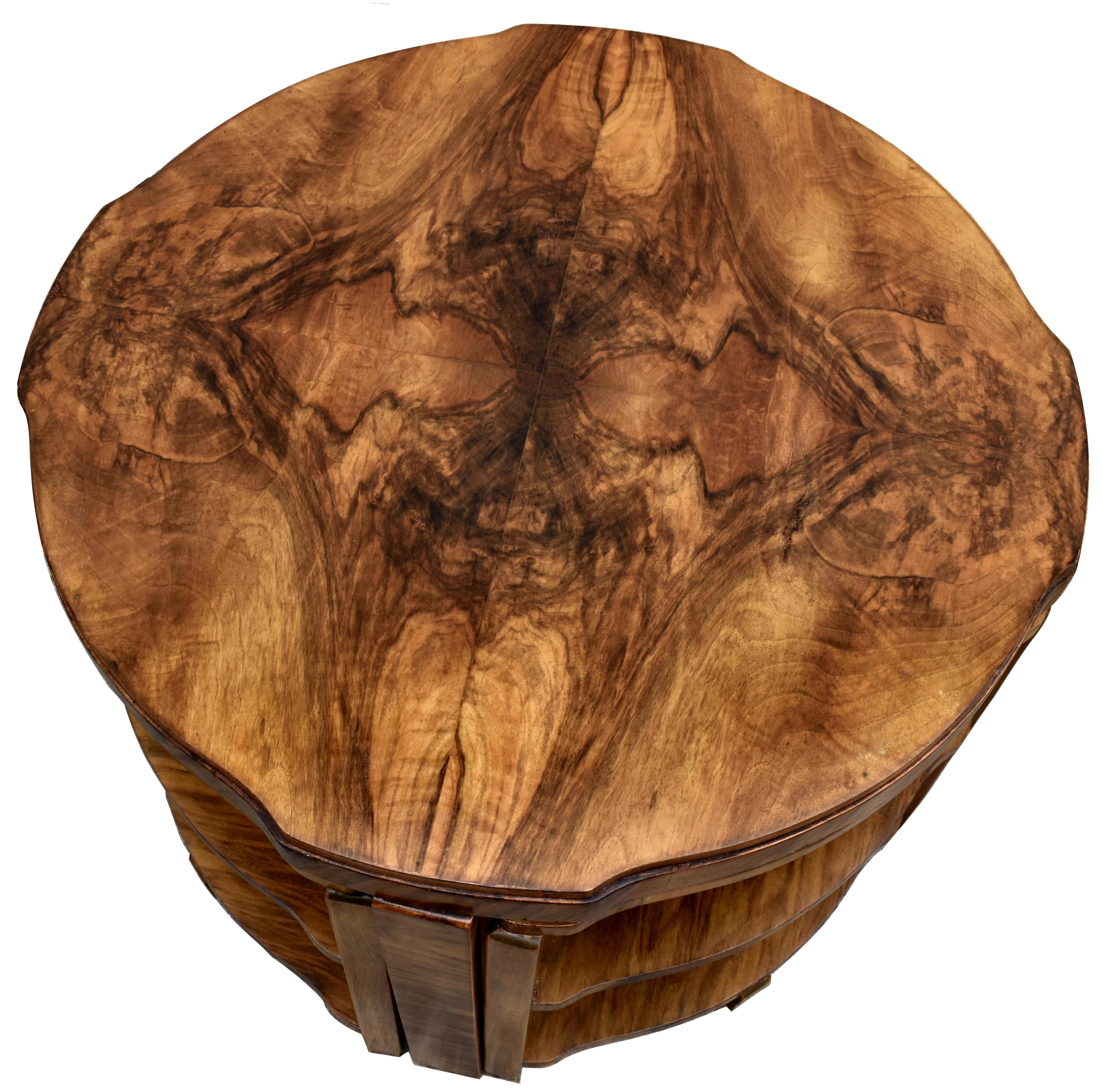 Art Deco High Quality Figured Walnut Quintetto Nest of 5 Tables, English, 1930 For Sale 2
