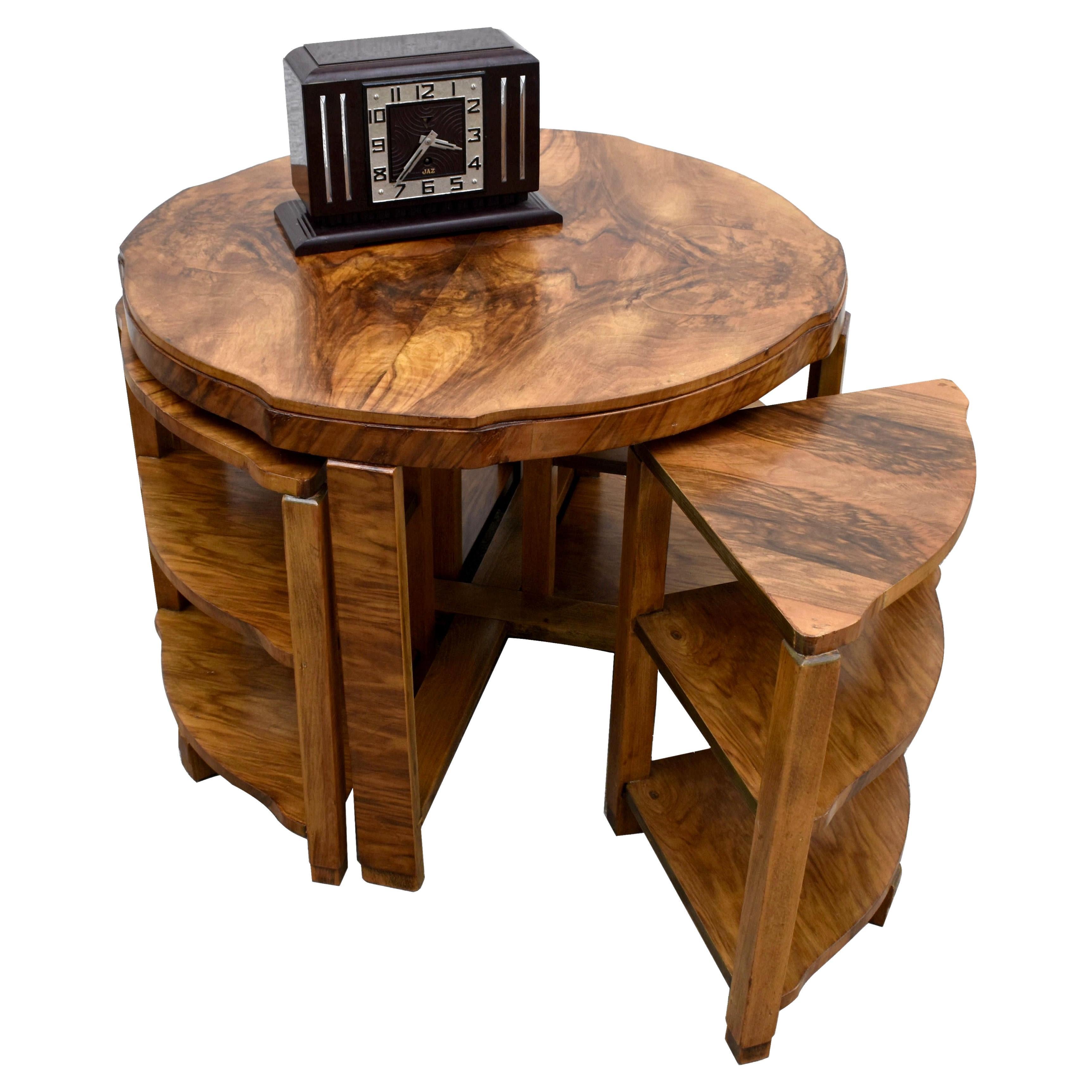 Art Deco High Quality Figured Walnut Quintetto Nest of 5 Tables, English, 1930 For Sale
