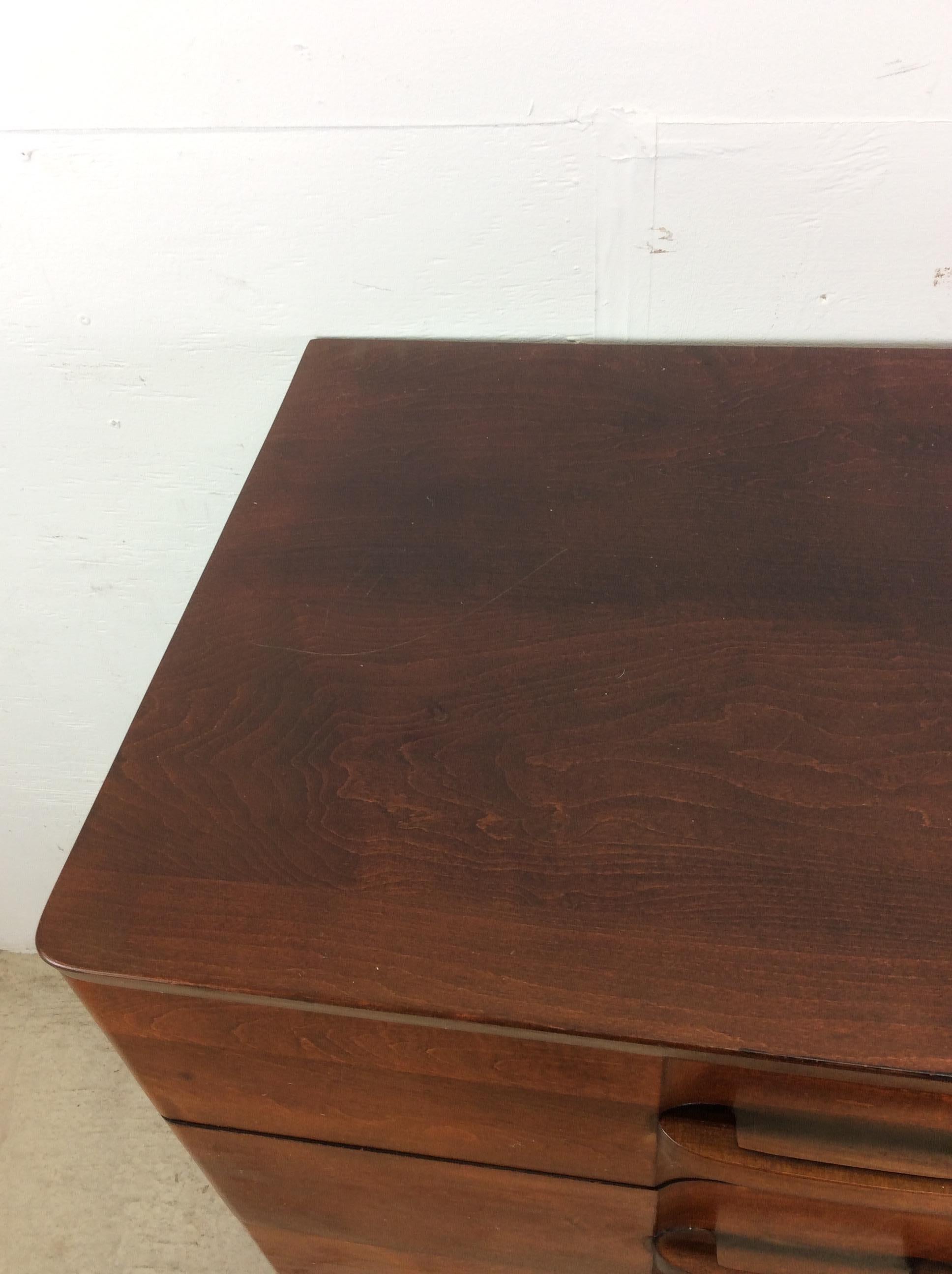 Art Deco Highboy Dresser with Unique Curved Drawer Fronts In condizioni buone in vendita a Freehold, NJ