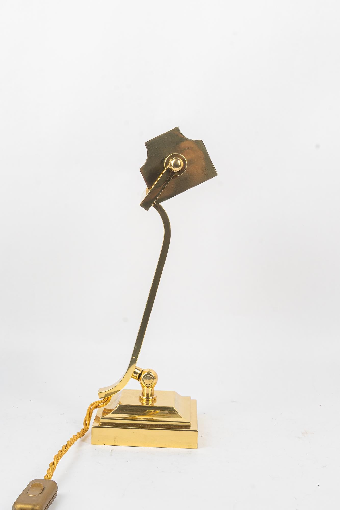 Art Deco höhenverstellbare und sviweling Messing Tischlampe Wien um 1920s (Art déco) im Angebot