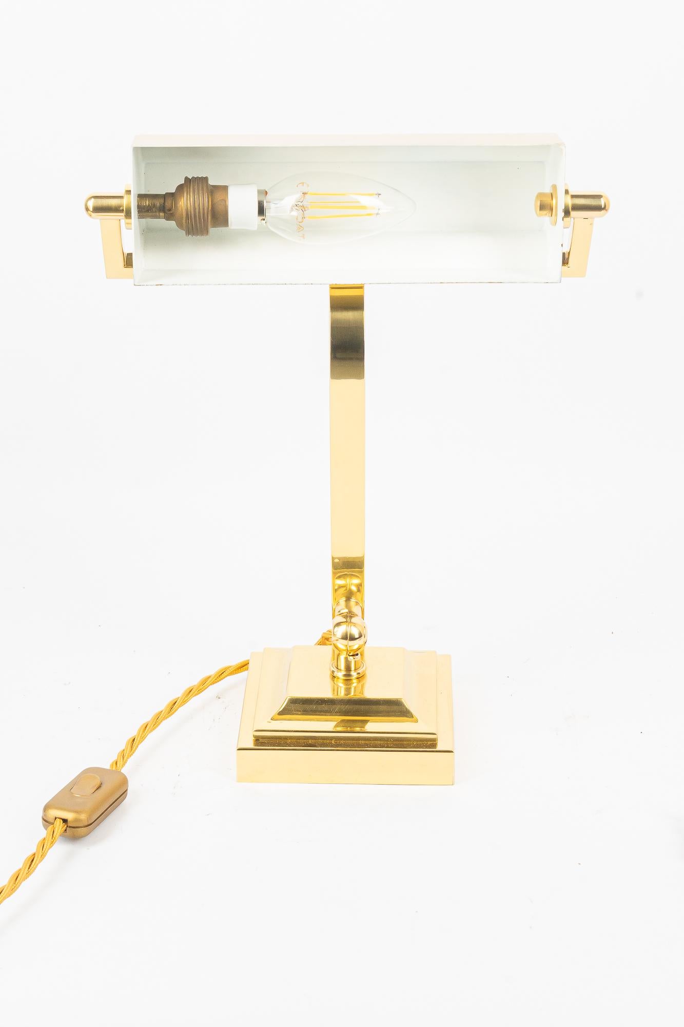 Art Deco höhenverstellbare und sviweling Messing Tischlampe Wien um 1920s im Angebot 1