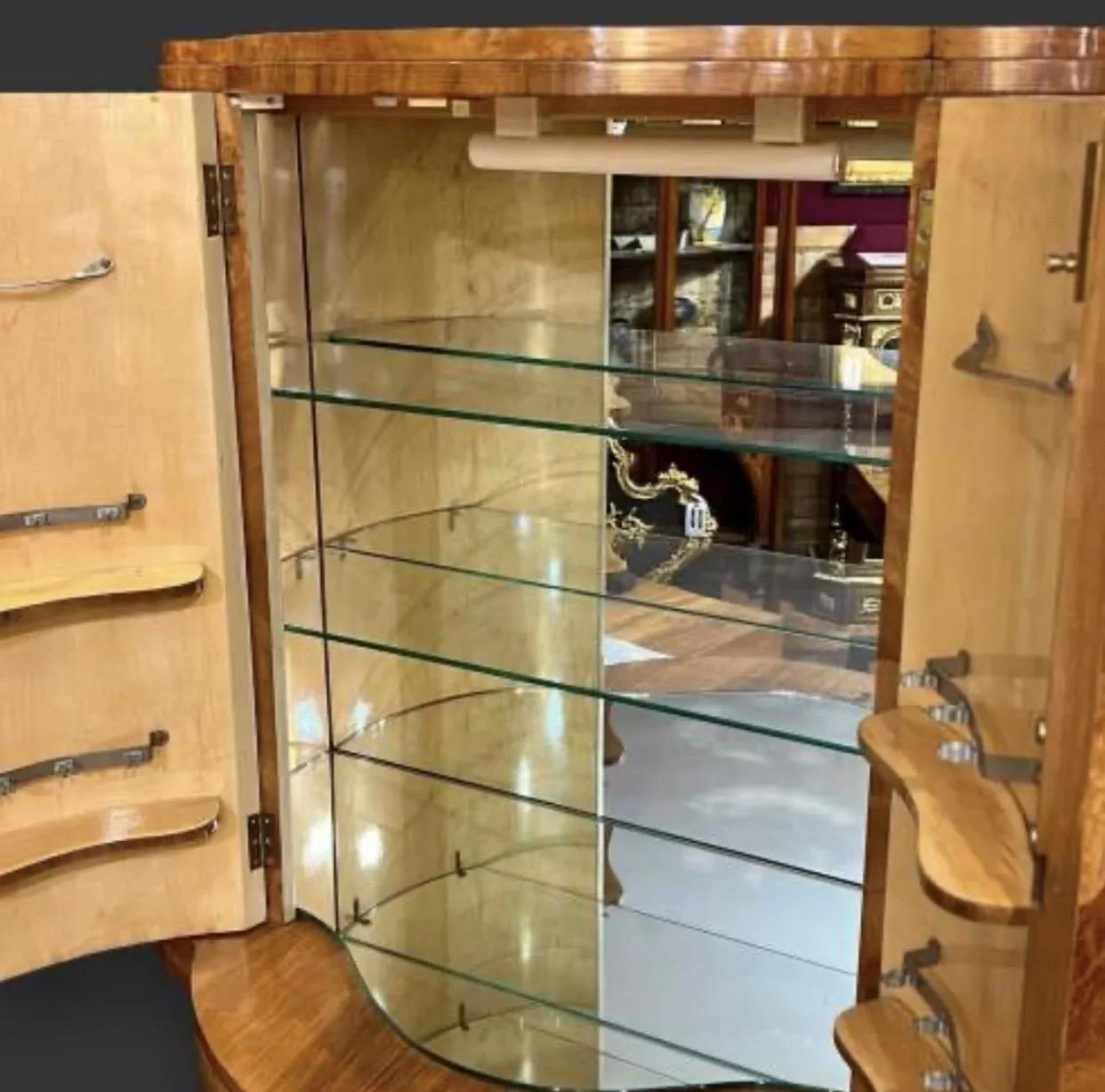 Cabinet da cocktail scanalato semicircolare Art Deco H.L.A. Epstein in radica bionda di noce In condizioni ottime in vendita a London, GB