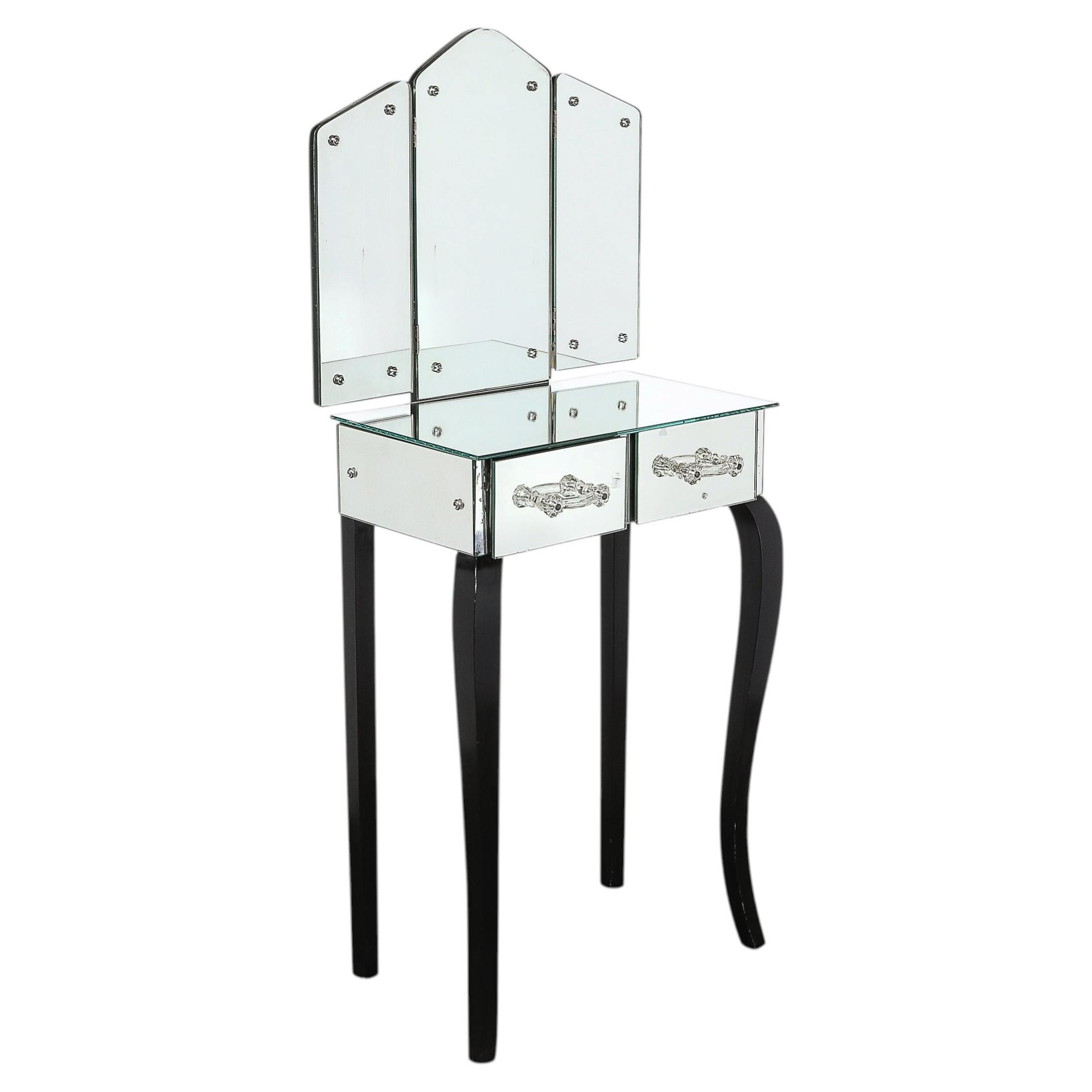 Vanité Art Deco Hollywood Mirror Trifold Ebonized Cabriole Leg Vanity w/ Glass Pulls en vente