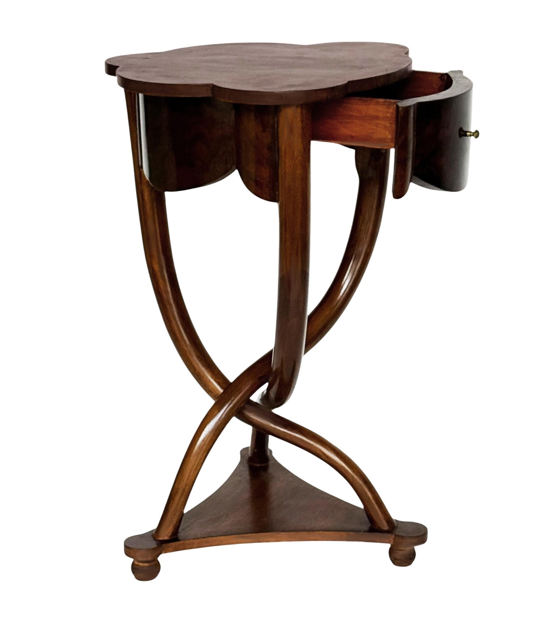 Art Deco Hollywood Regency Italian Walnut Burl Wood Nightstands or End Tables In Good Condition For Sale In Philadelphia, PA
