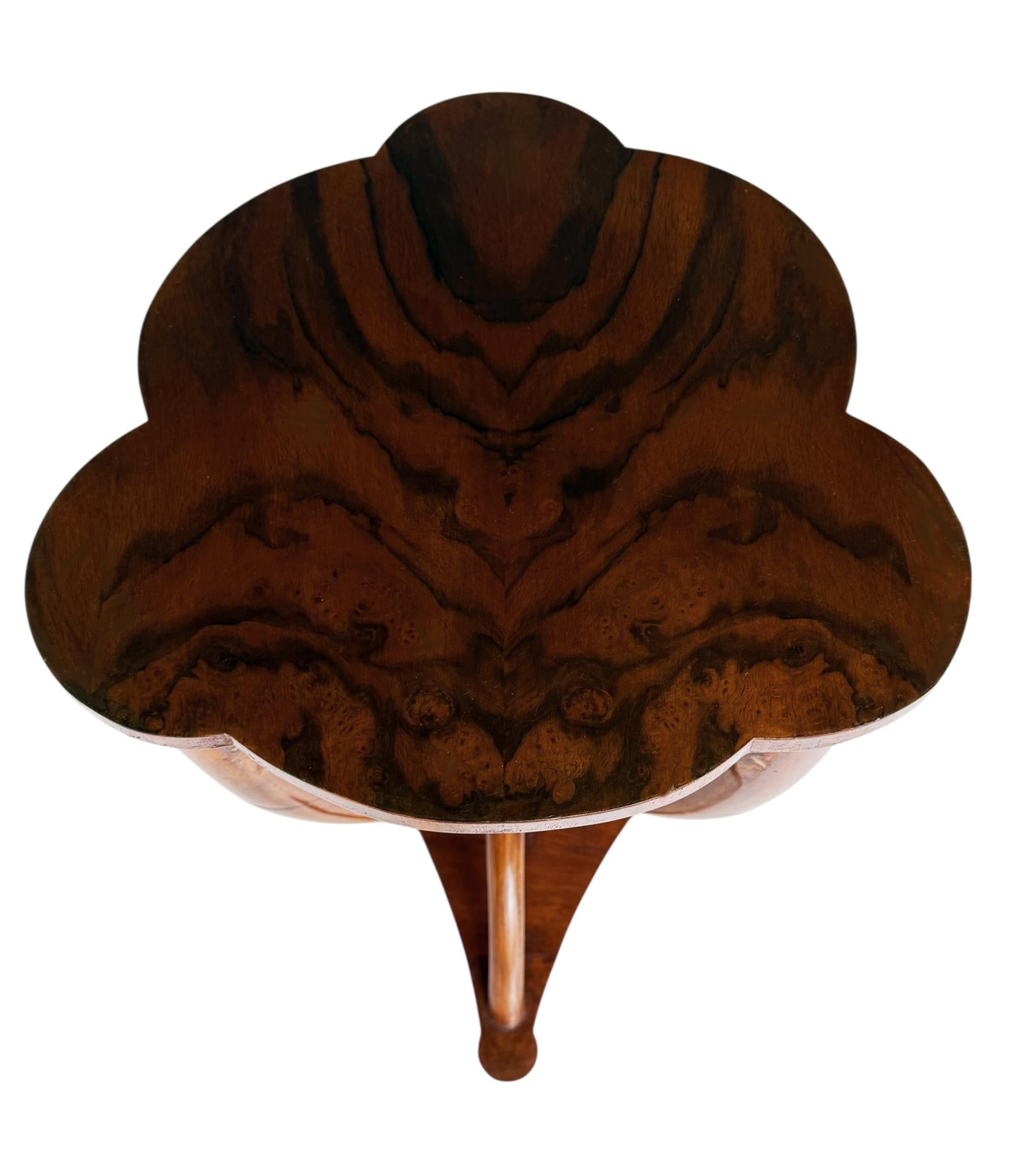 Art Deco Hollywood Regency Italian Walnut Burl Wood Nightstands or End Tables For Sale 4