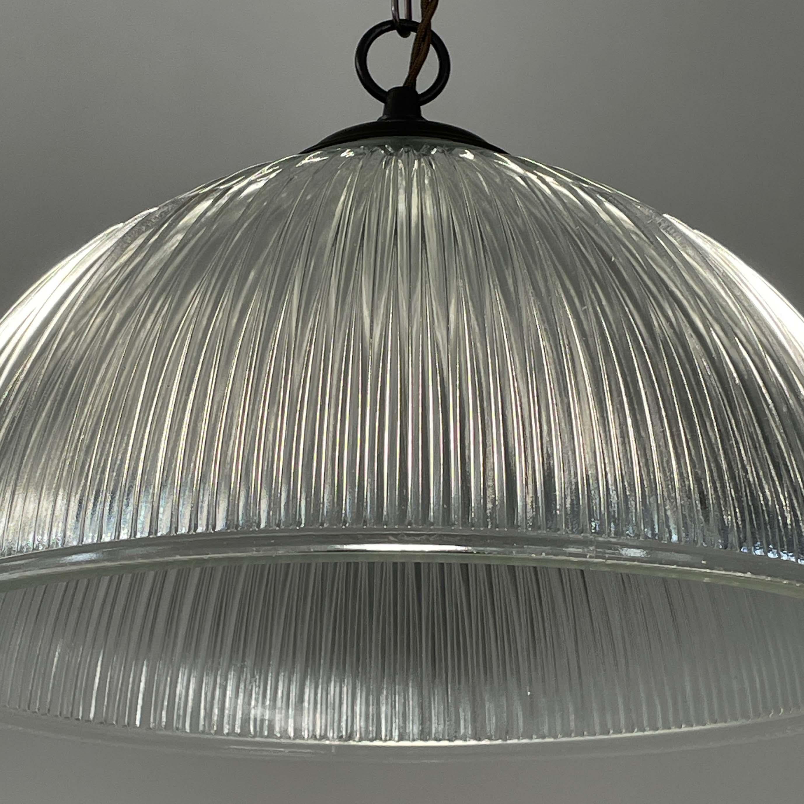 Lampe suspendue Art Déco en verre industriel Holophane, France, années 1930 en vente 1
