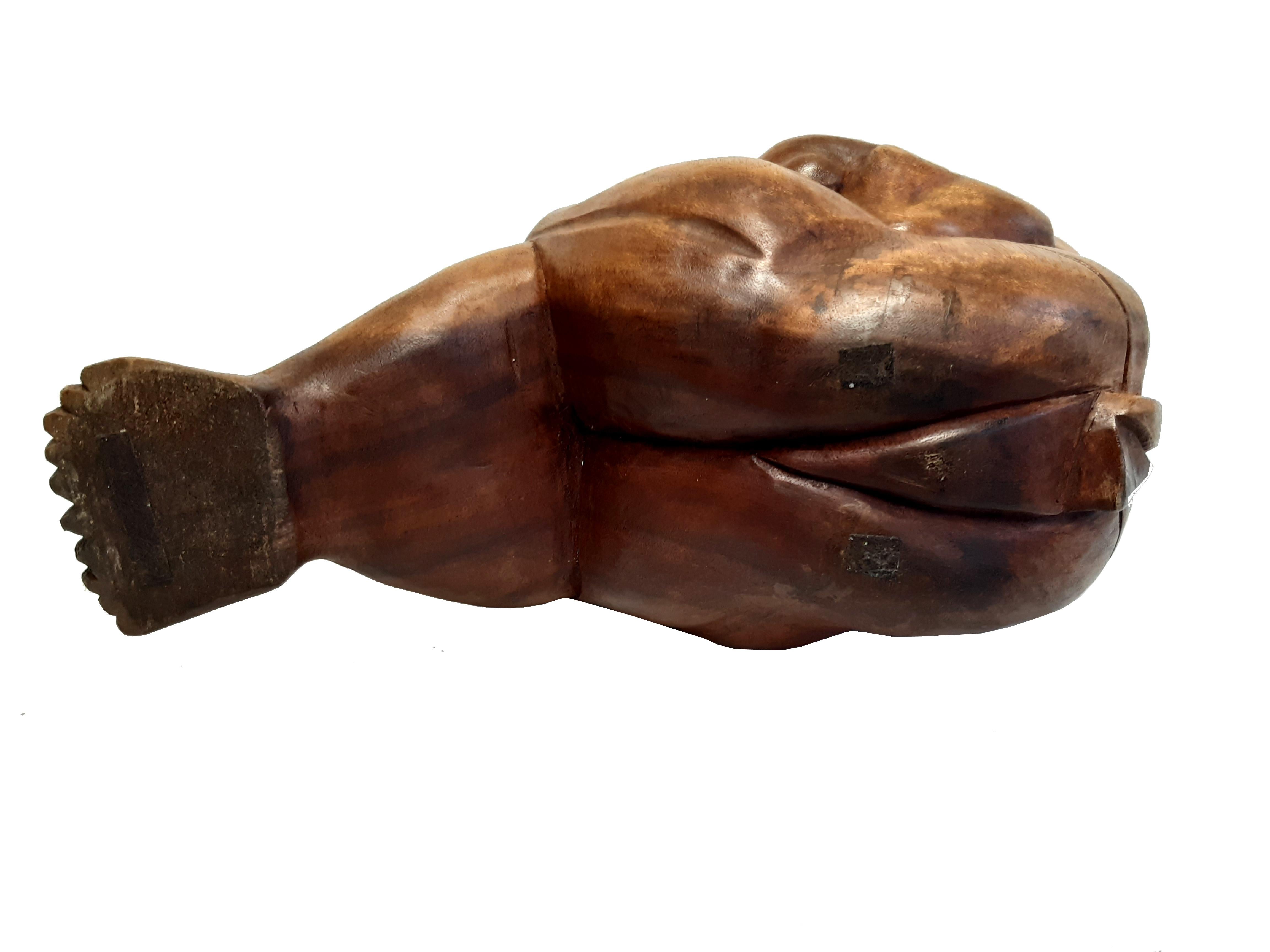 Wood Art Déco Holzfigur sitzender Mann wooden sculture For Sale