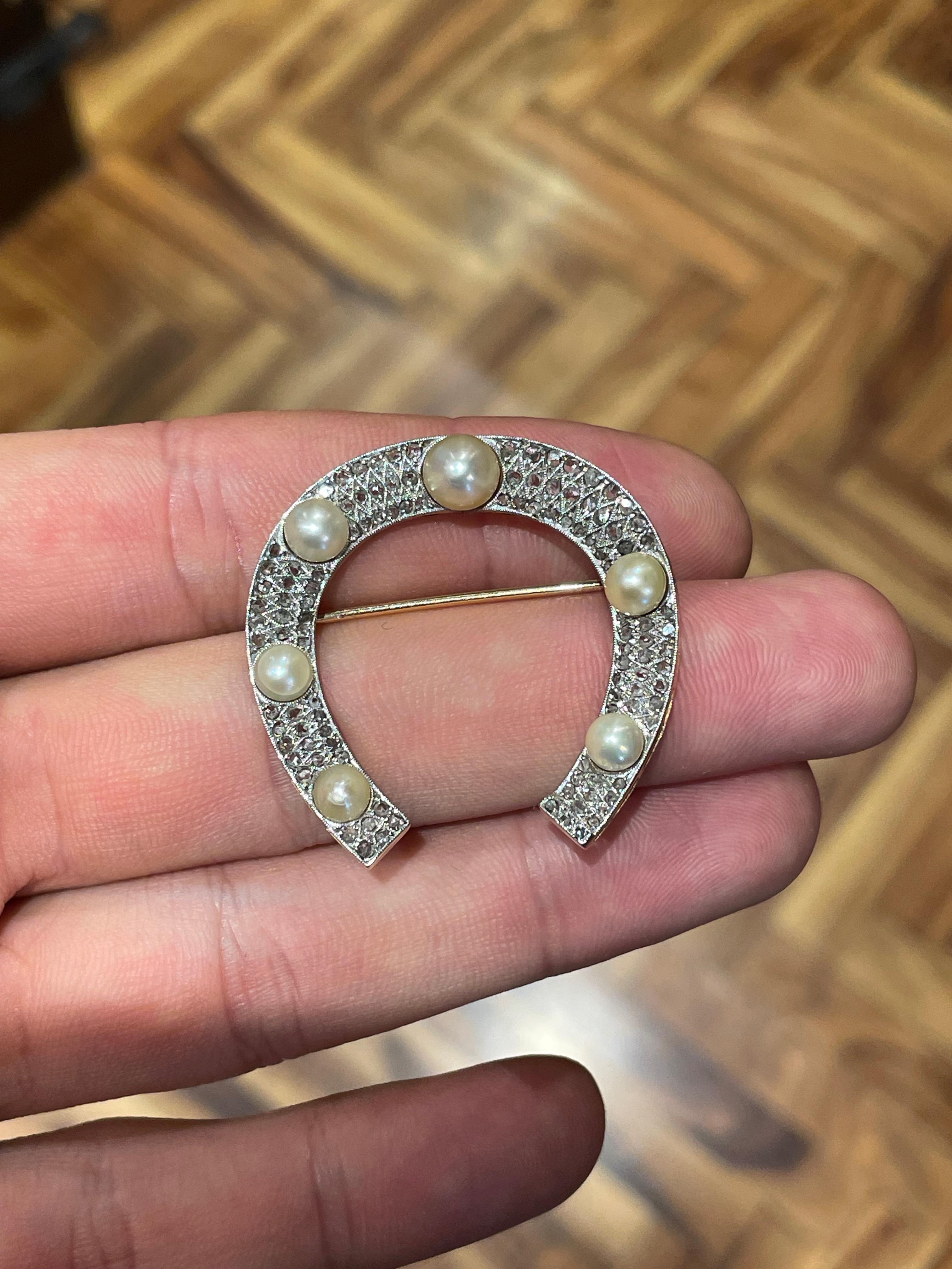 Women's or Men's Art Deco Horseshoe Brooch with Pearls and Diamonds For Sale